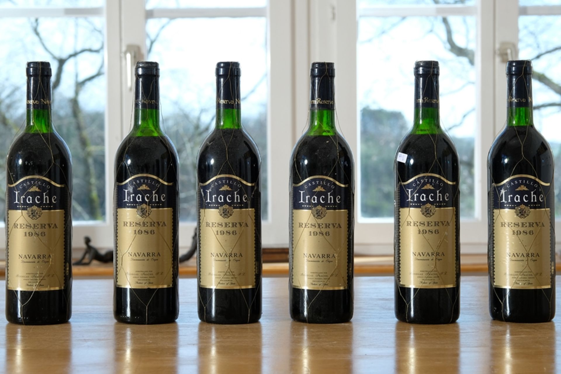 1986 Castillo Irache Reserva, 6 bottles, 750 ml each. Cuvée from different grape varieties, drinkin