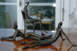 Martin, Roland (*1927) Drei weibliche Akte; Bronzeplastiken. Rudolf Greiner, Kunsthistoriker aus Tü