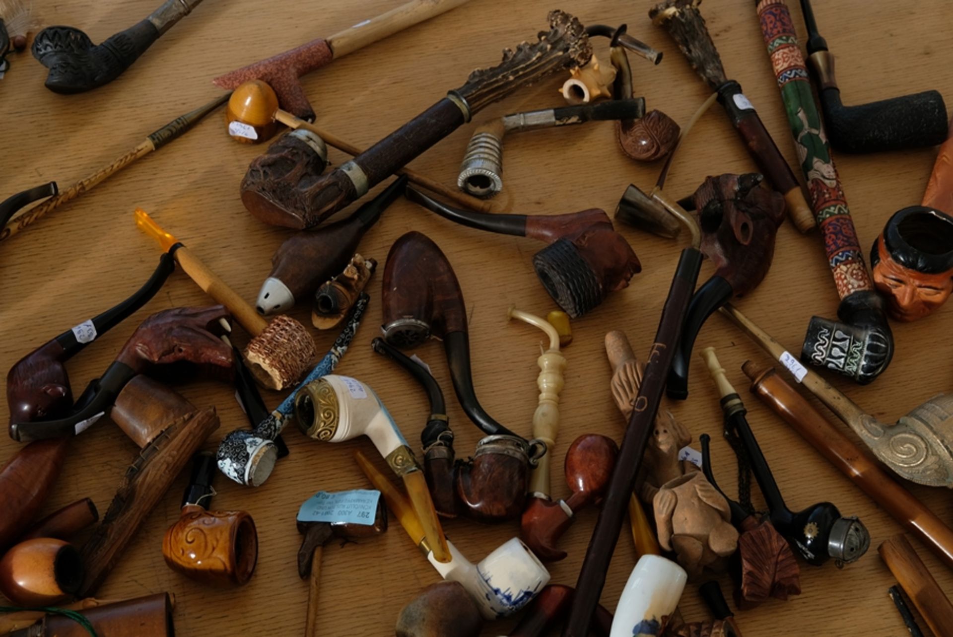 Collector's collection Hunter's pipes, wooden pipes, meerschaum pipes and clay pipes, pipe cases. - Image 5 of 12