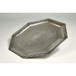 Serving tray, octagonal with orientalised pattern, silver-plated, 33 x 33 cm.