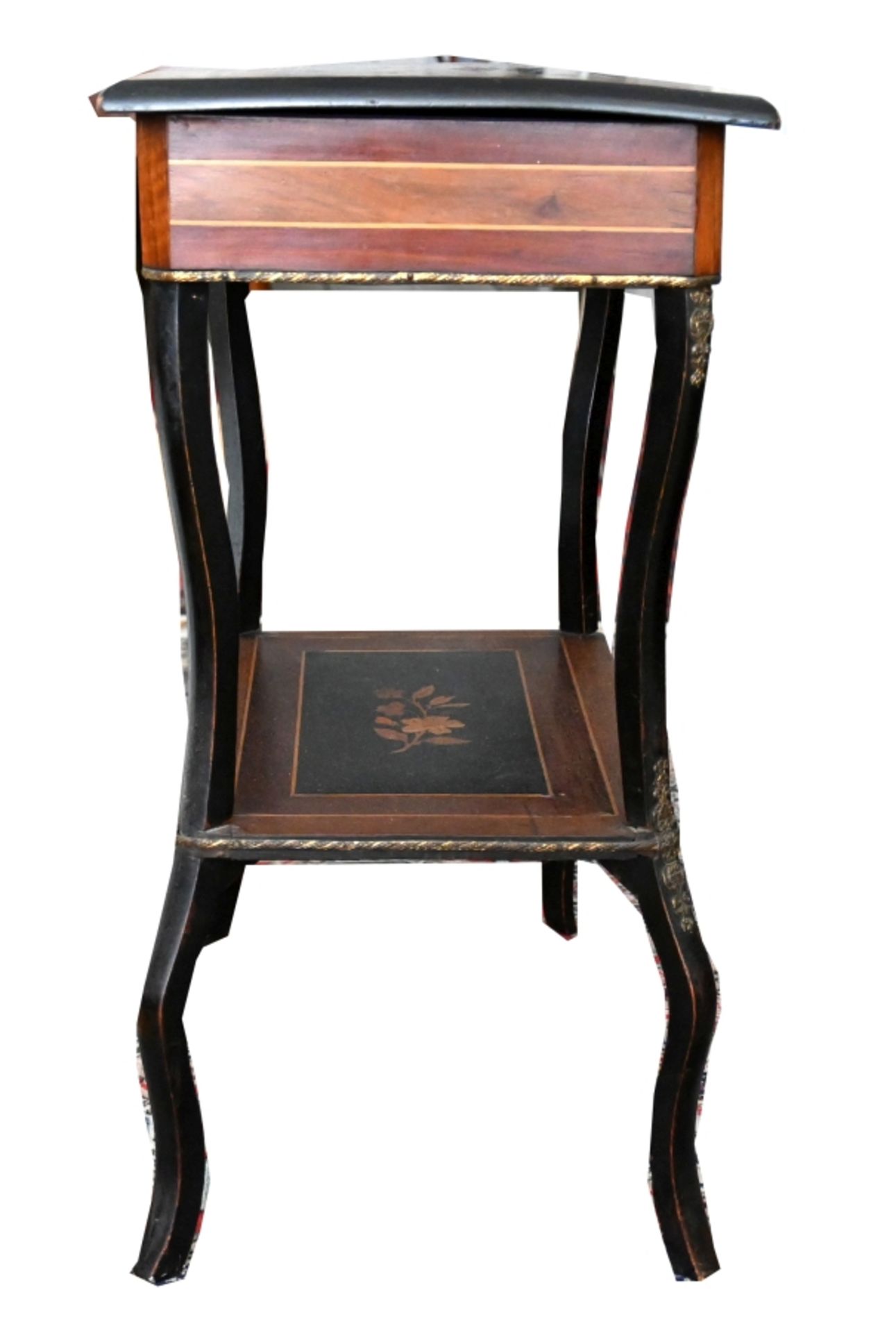 Sewing table, richly inlaid, on four thin, curved square legs, shelf, hinged, five compartments of  - Image 4 of 4