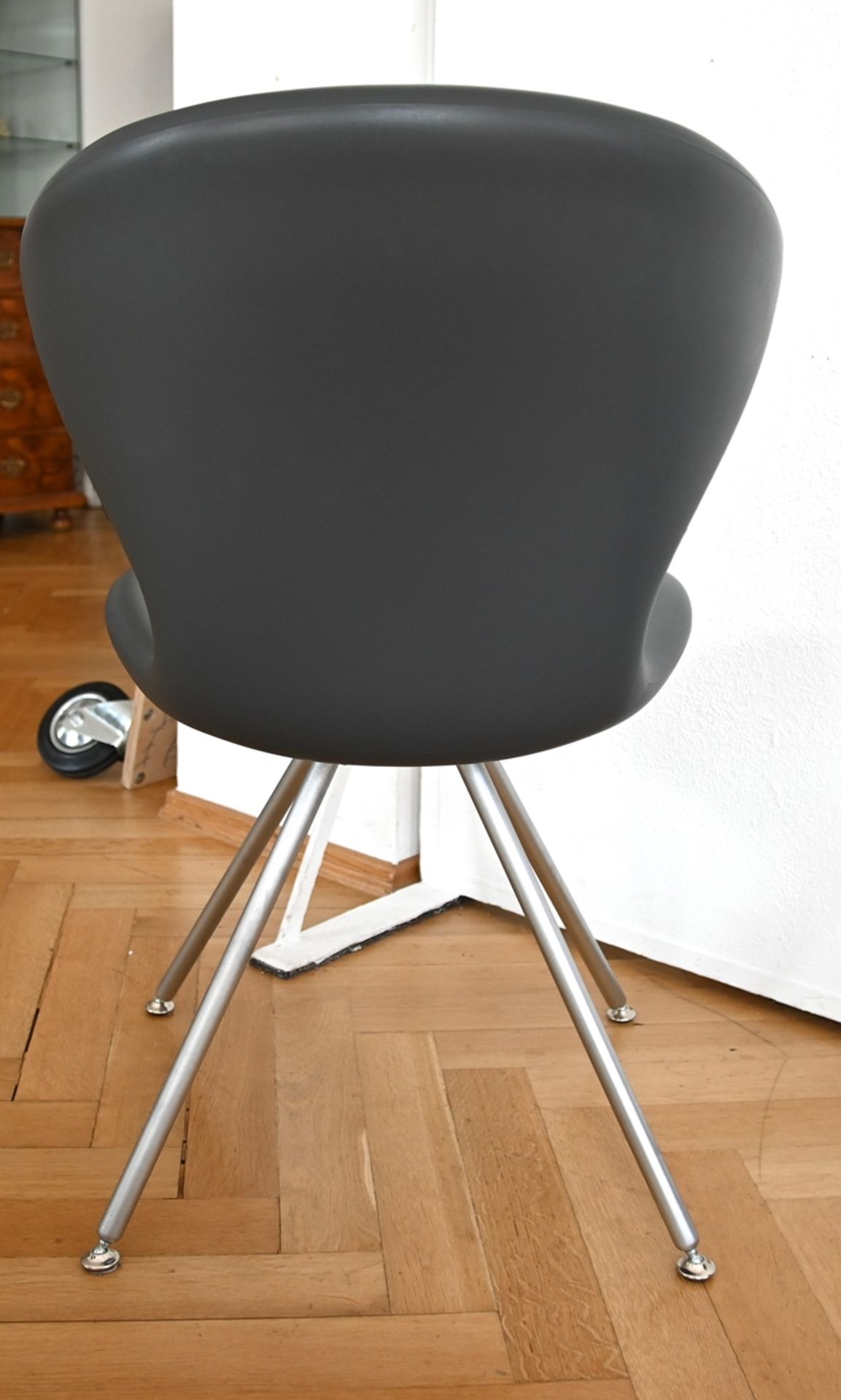 Design chair, Tonon Concept 902 with metal feet, curved shape, design Martin Ballendat (1958 Bochum - Image 3 of 3