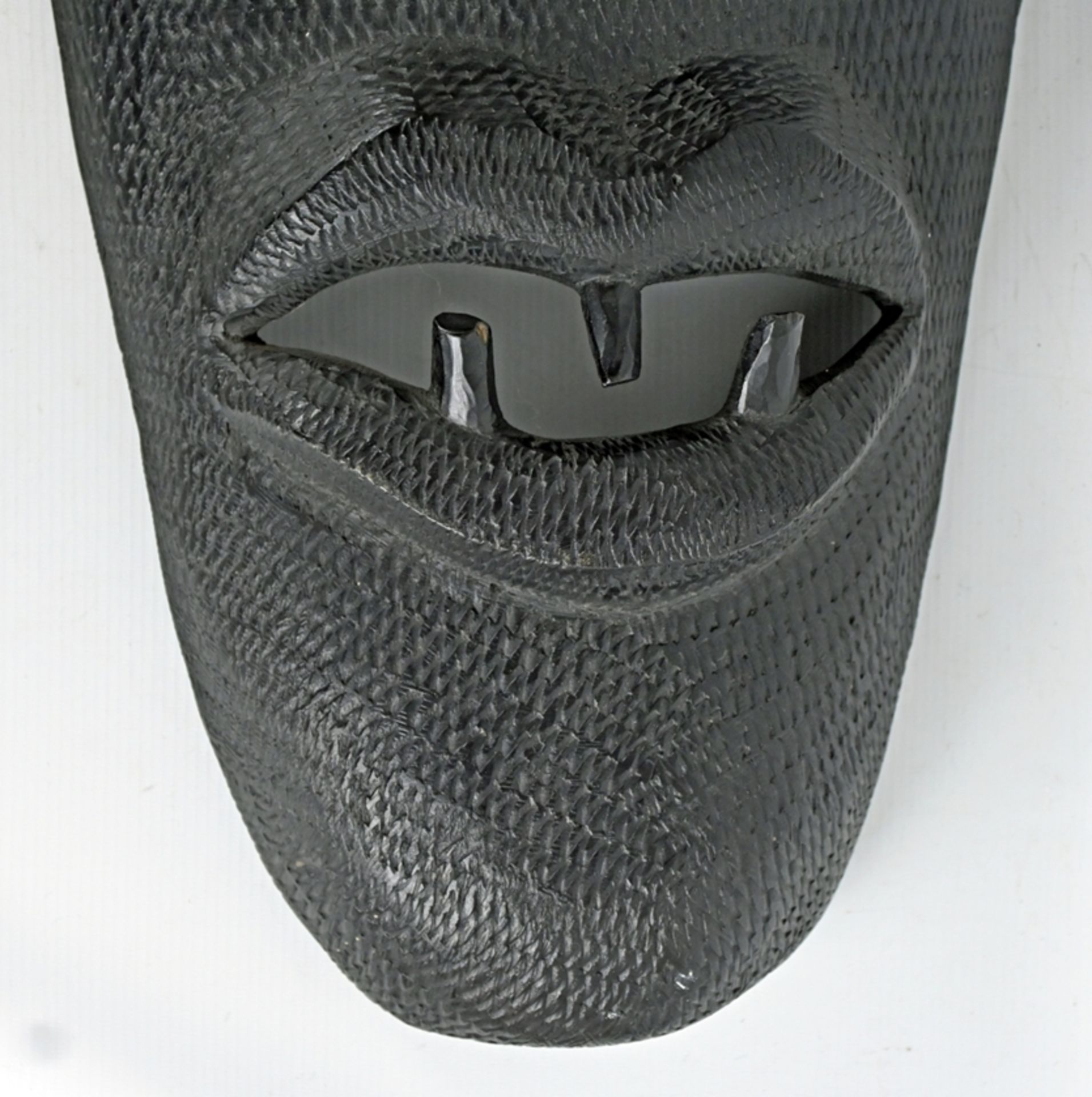 Face mask, Africa, finely hand-carved. Wood with black patina. - Image 4 of 4