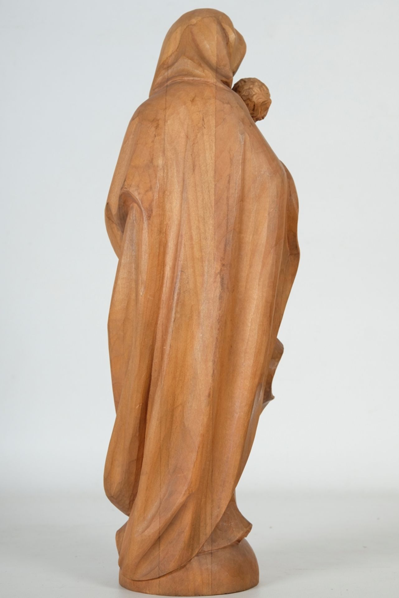 Madonna with child, solid wood. Made in South Tyrol. Acquisition mark "Weihn.[achten] 1971" on the  - Image 2 of 3