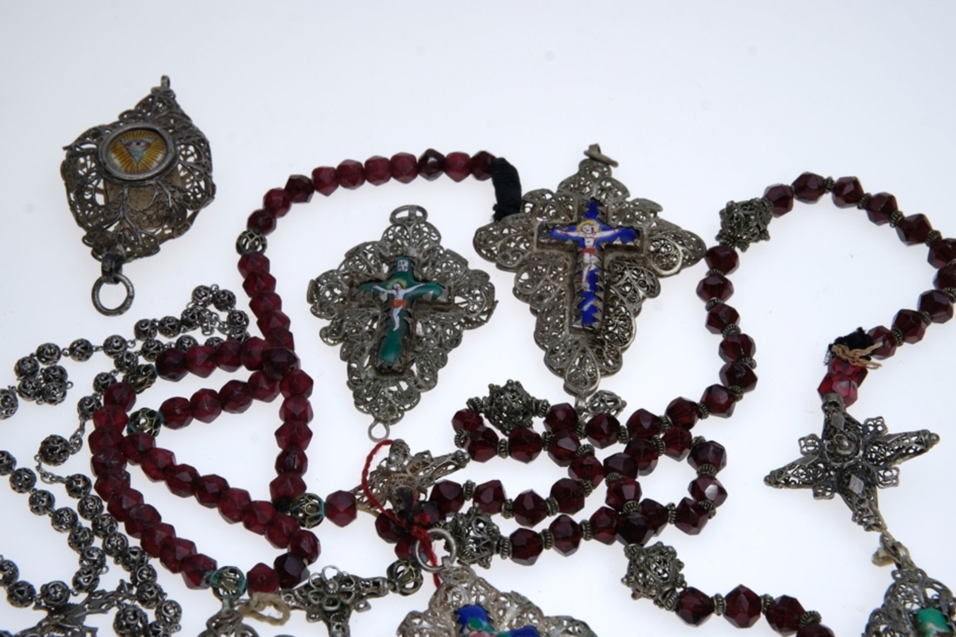 Sacred lot: four rosaries and five : four rosaries and five cross pendants, antique - Image 3 of 5