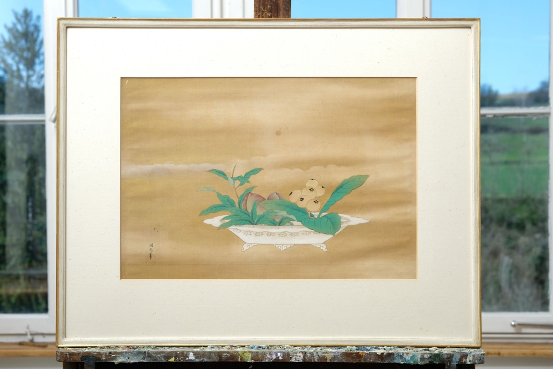 Seidenmalerei, Ikebana-Arrangement in Porzellanschale, vermutlich 20. Jahrhundert, Japan. Darstellu - Bild 2 aus 3