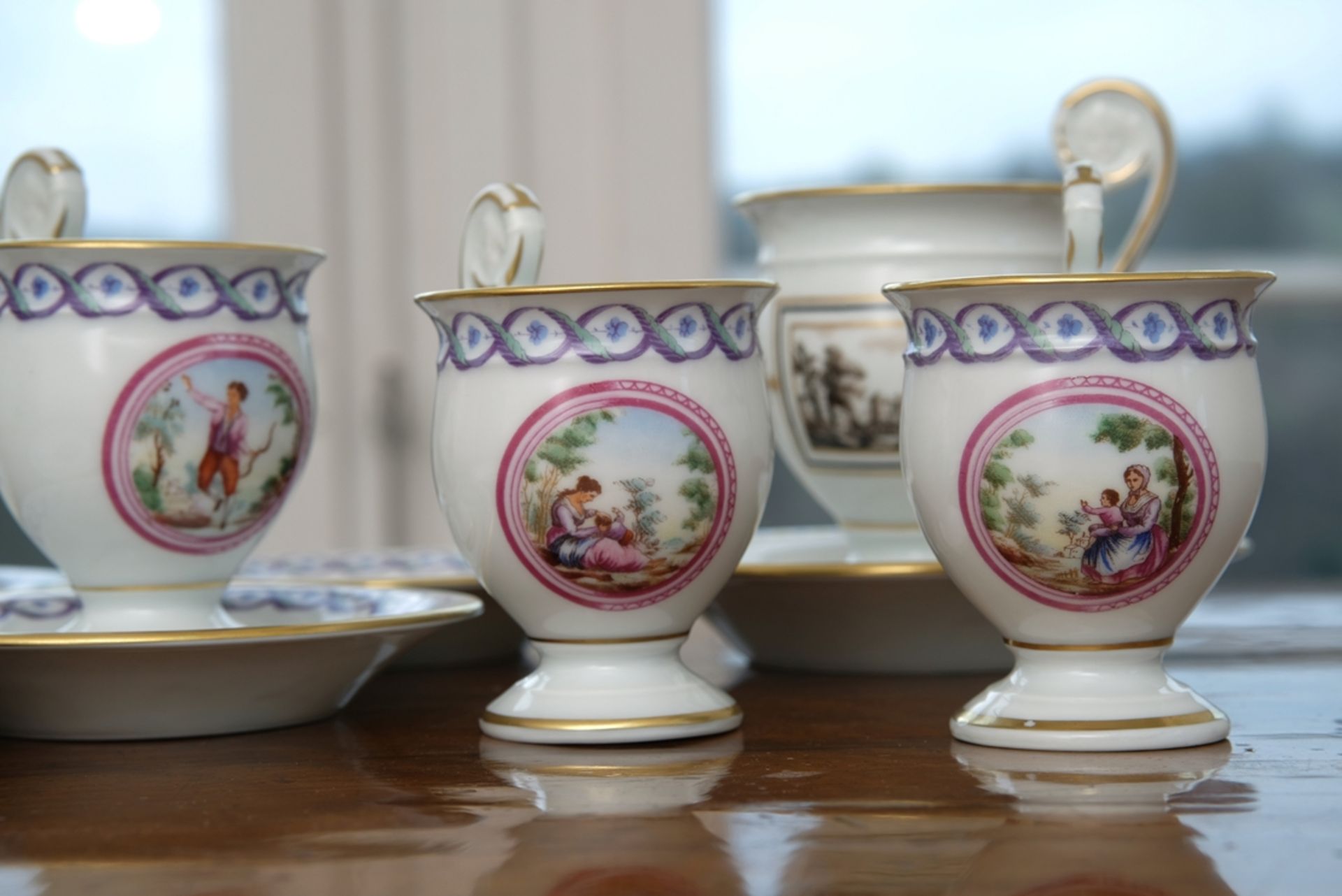 Five small espresso cups, Ginori, each with painted medallion, blue vine and gold decoration - Image 2 of 6
