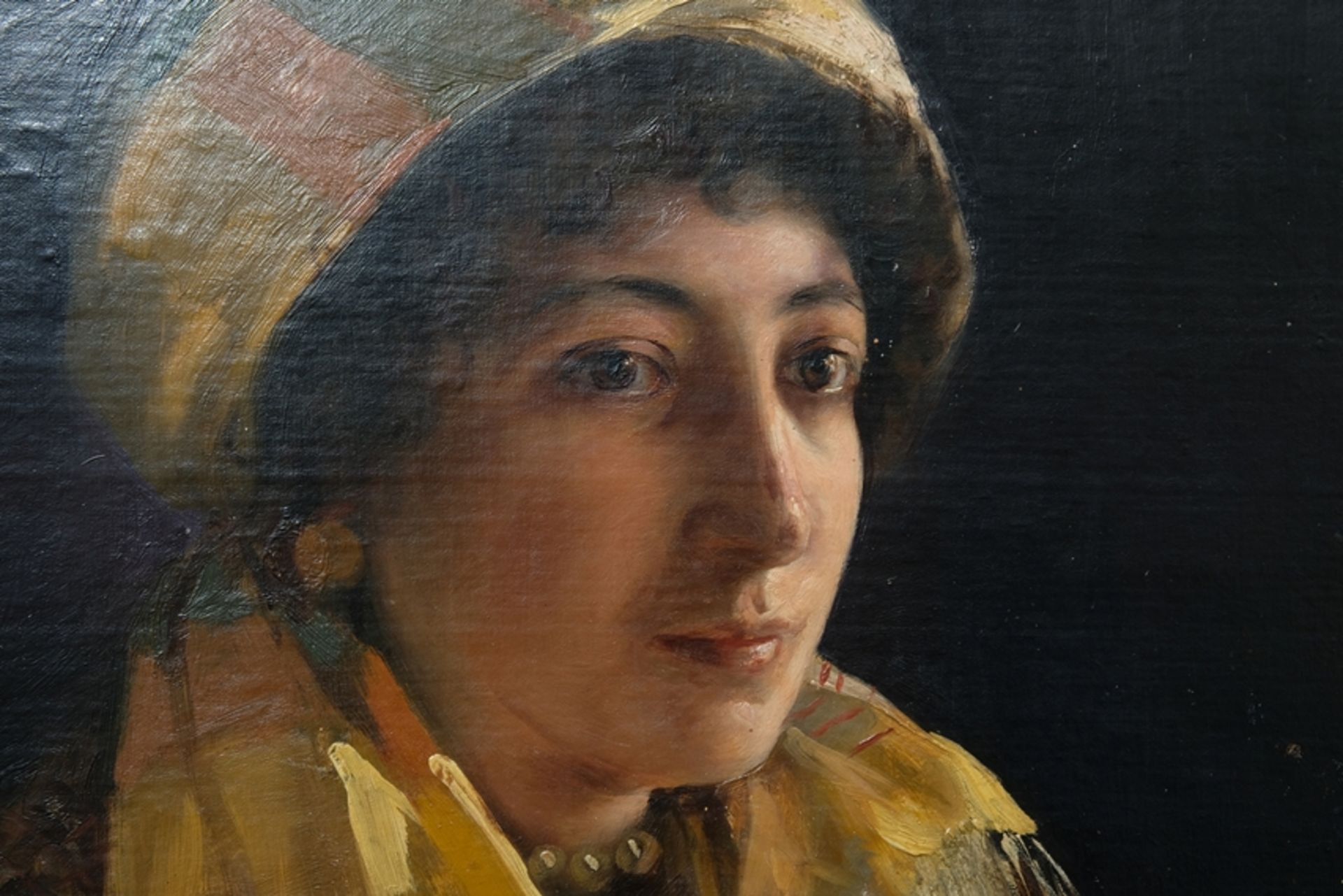 Klingemann, Hugo (1869-1942) attributed to Portrait of a young woman, oil on cardboard.  - Image 3 of 3