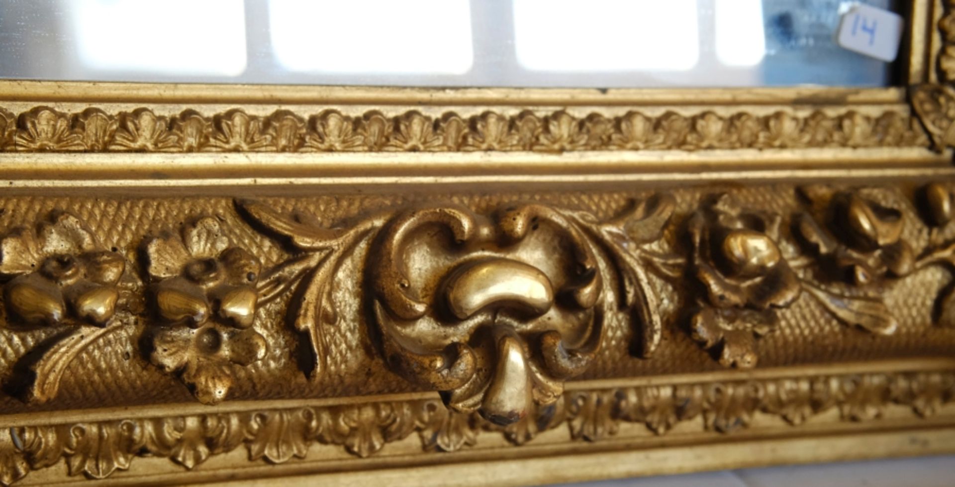Spiegel, reich verzierter Goldrahmen, Gips-Ornamente, echt ölvergoldet, Schweiz um 1900, 75x49cm. - Bild 4 aus 5