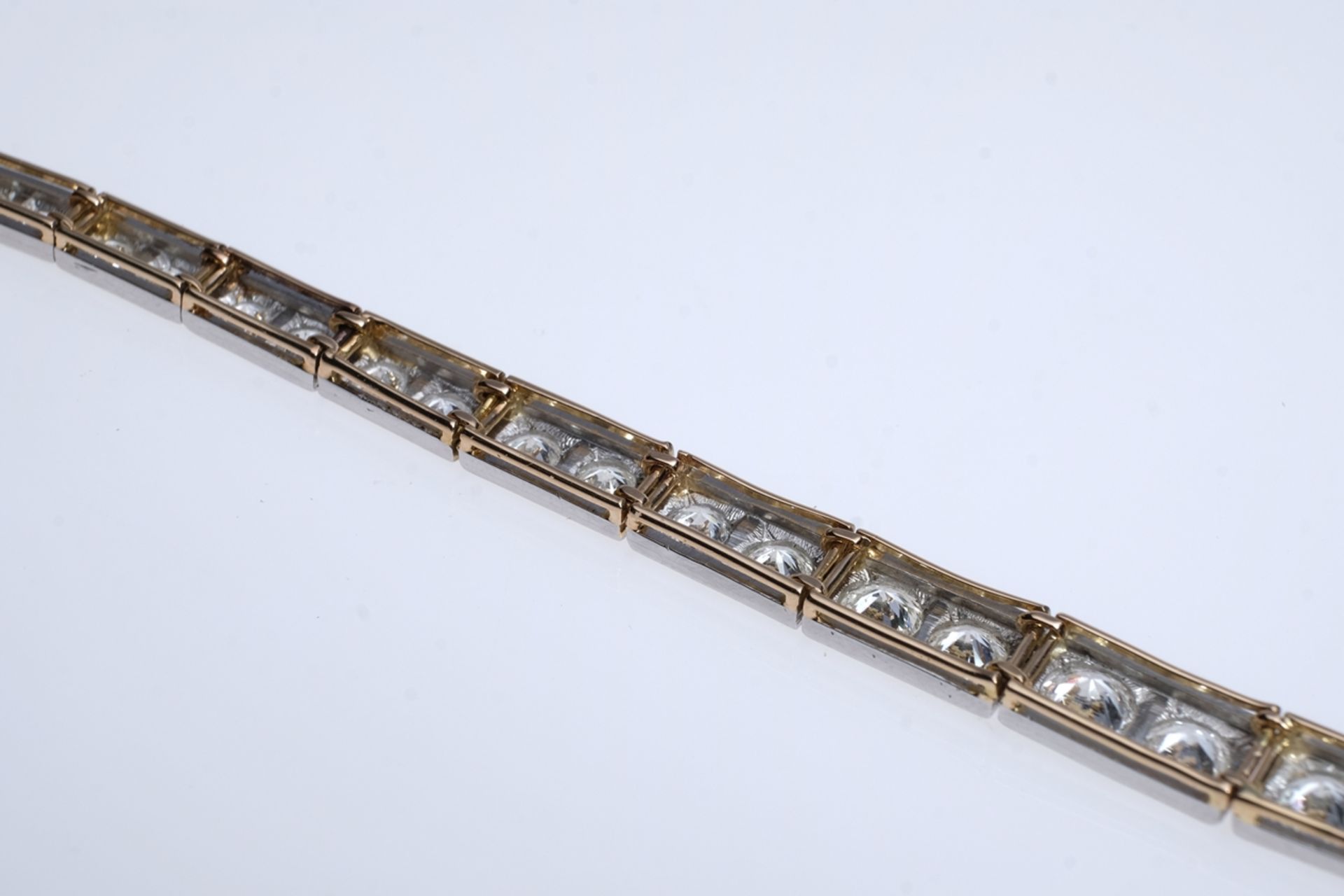 Bracelet, curved shape, 20 rectangular links, set with a total of 40 brilliant-cut diamonds (one br - Image 3 of 4