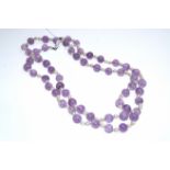 Long amethyst necklace, alternating stones and pearls, 333 white gold clasp, length 106cm