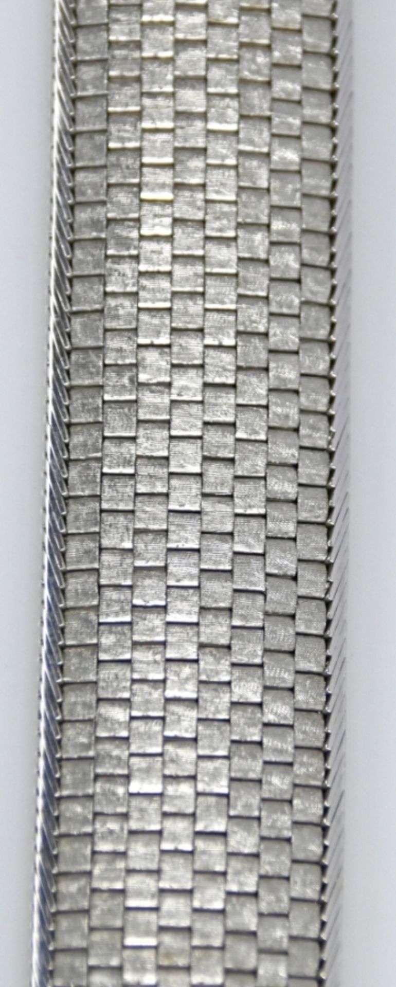 Wide bracelet made of satin-finished, eight-row links, with polished edge, wide shape, shiny on the - Image 3 of 3