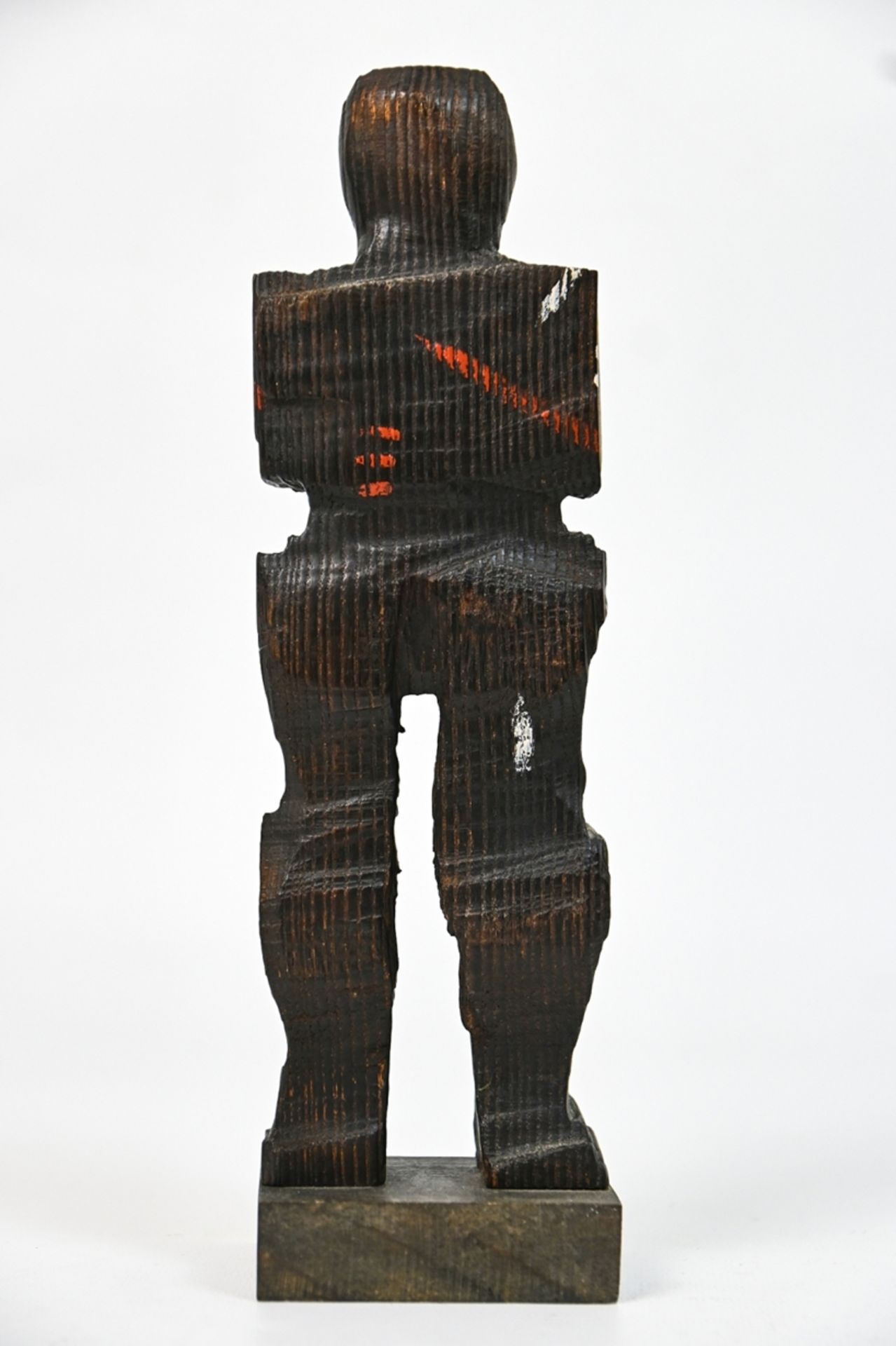 Trizma, Rastislav (geboren 1959) Krieger-Statuette, um 1980, Holz geschwärzt und bemalt.  - Bild 2 aus 2