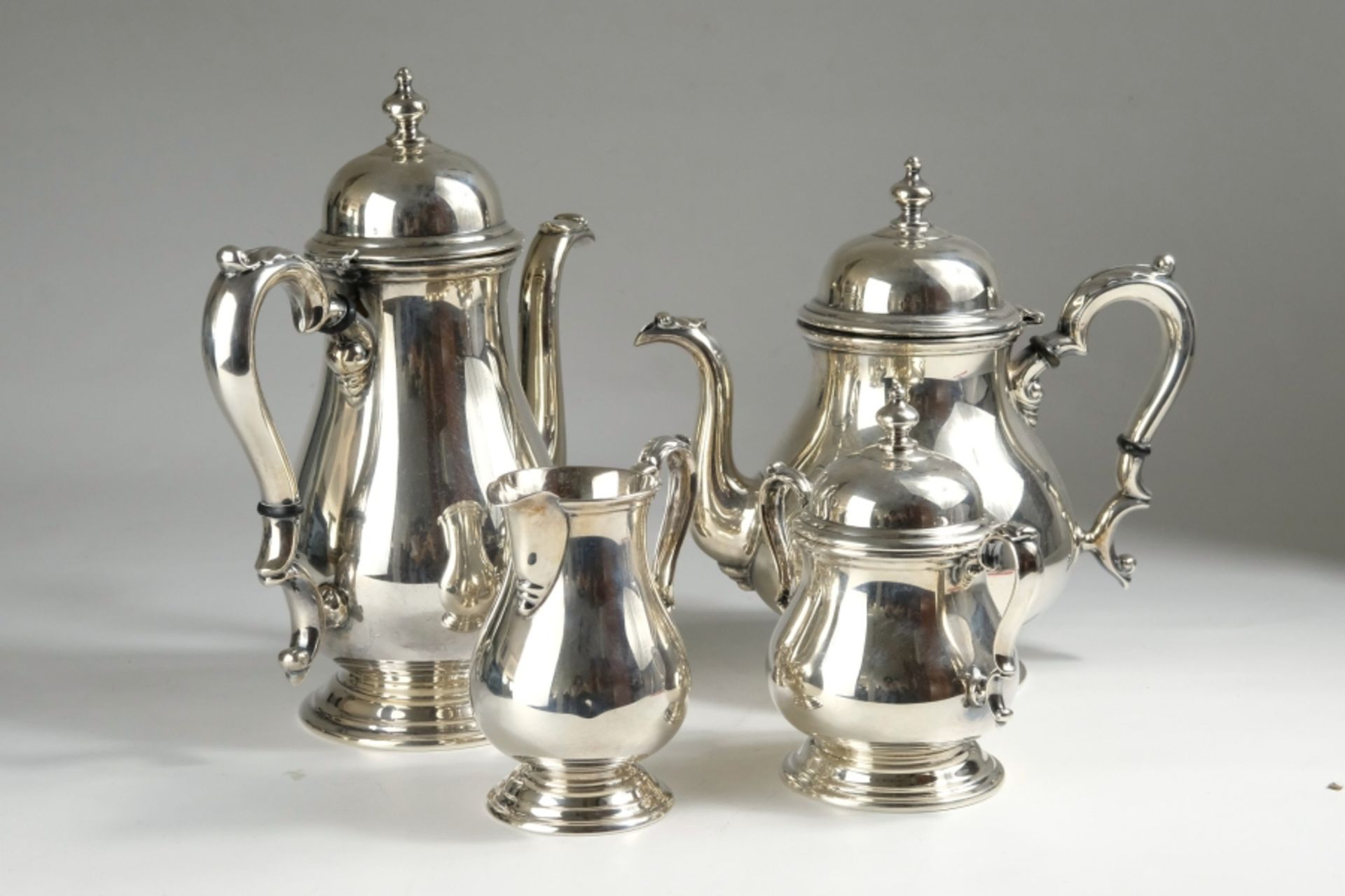 Coffee and tea pot "Kenilworth International", made of 925 sterling silver, hallmarked on the under