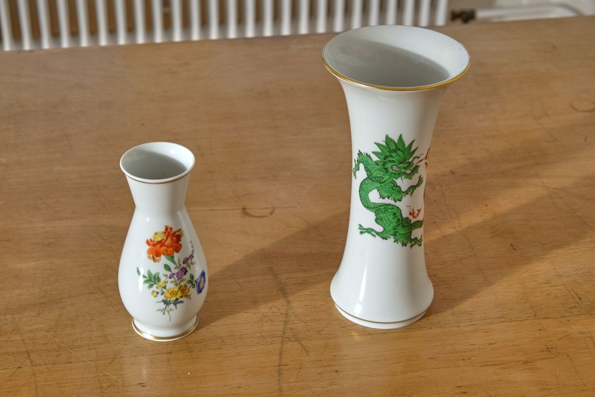 Meissen sword mark, two vases: - Image 2 of 3