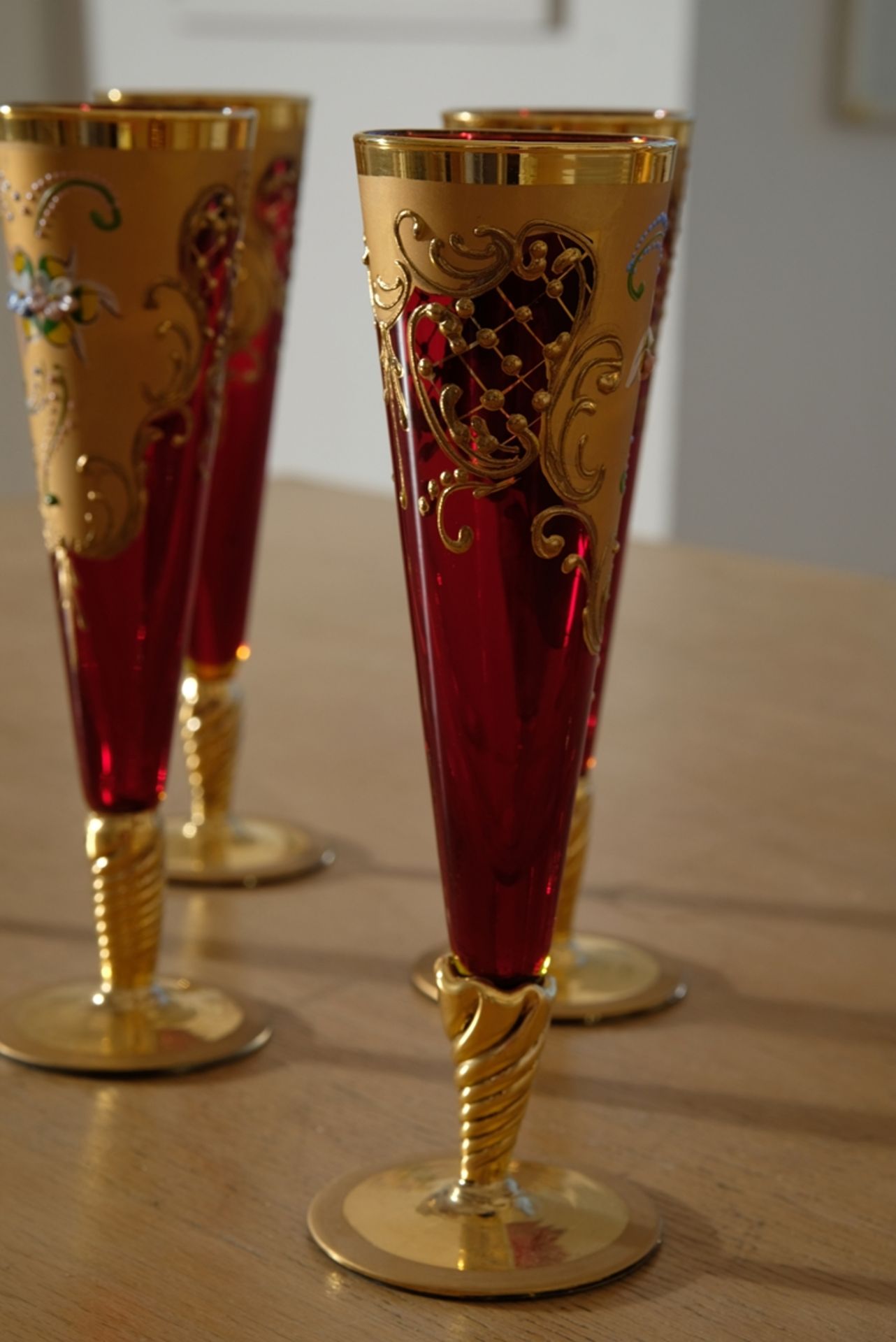 Six Murano champagne flutes, Trefuochi, original Venetian champagne glasses, ruby red glass, gold l - Image 3 of 3