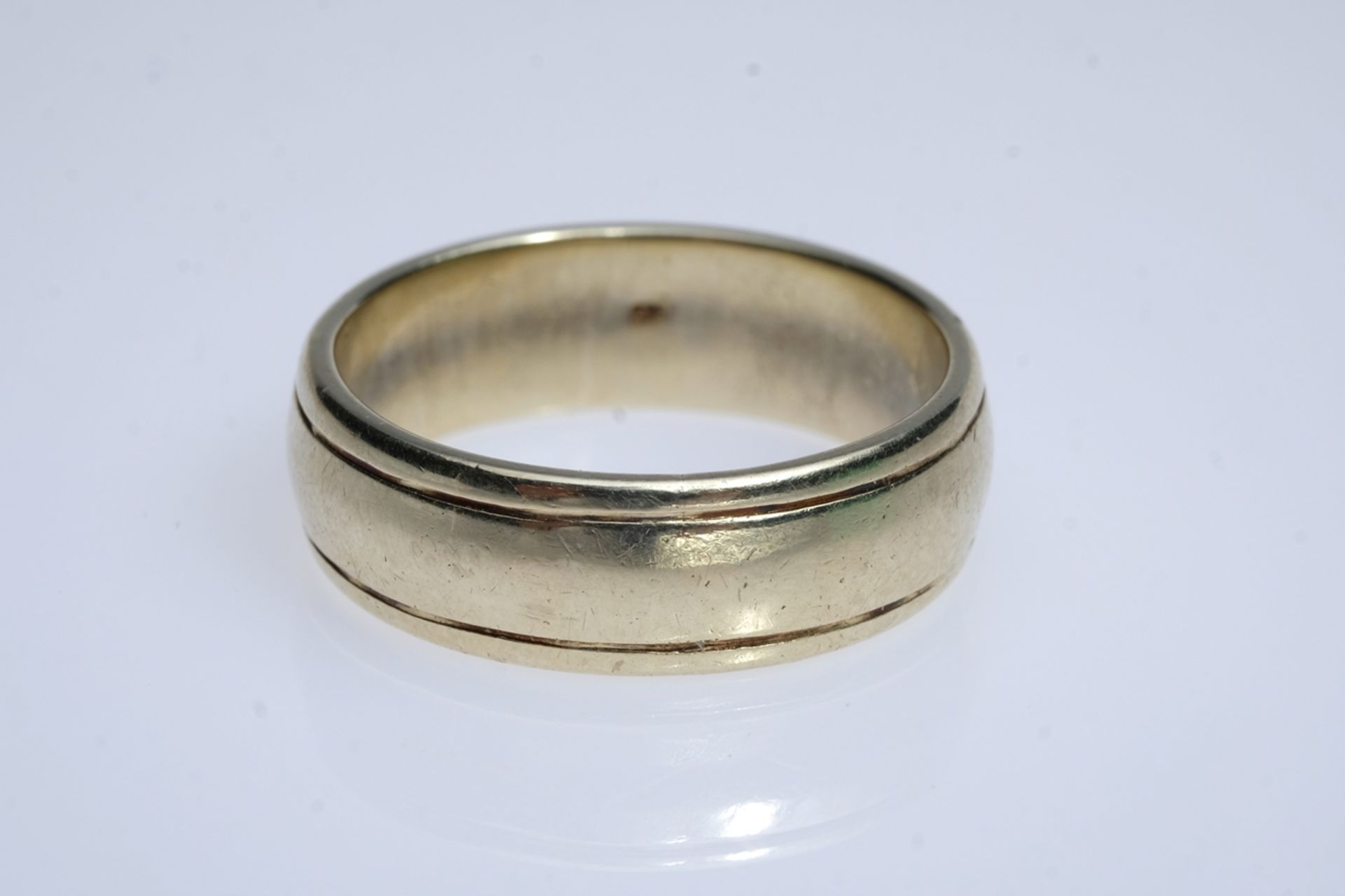 Ring, simple shape, size 57, yellow gold 585, hallmarked, 6.97g