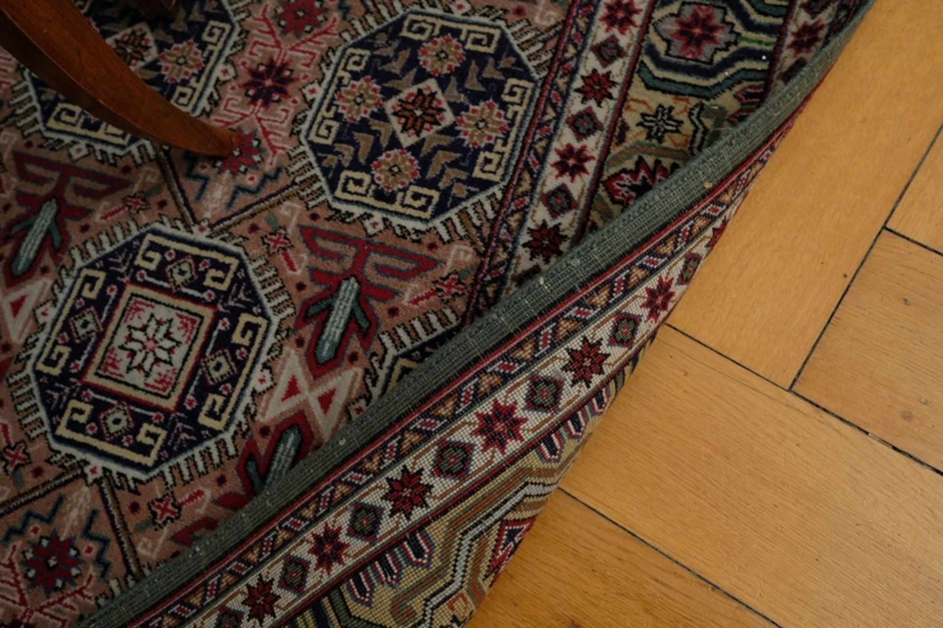 Teppich im Stile eines persischen Ghashghai, um 1980. - Bild 3 aus 3