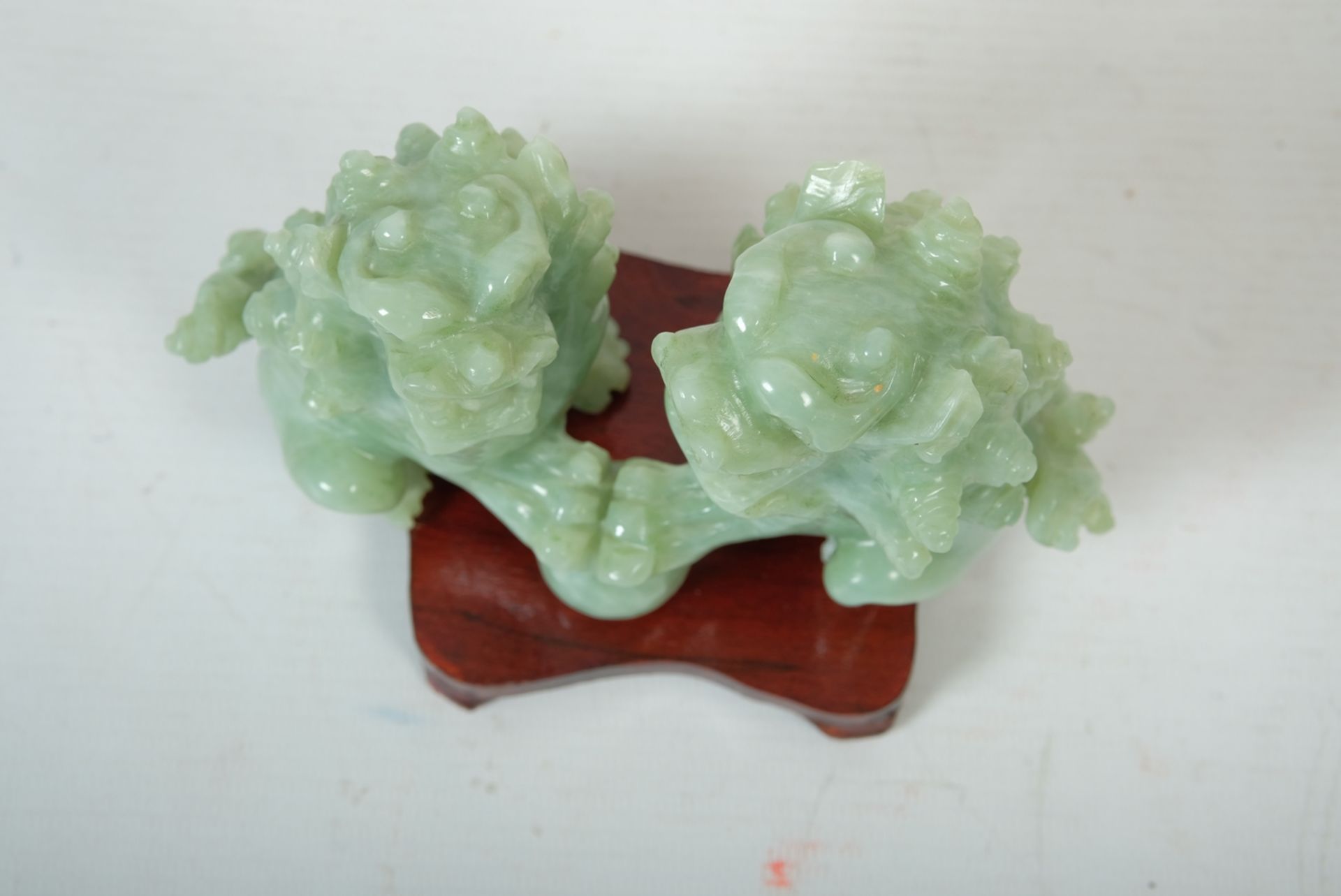 Guardian lions made of jade, China, with base - Image 2 of 2