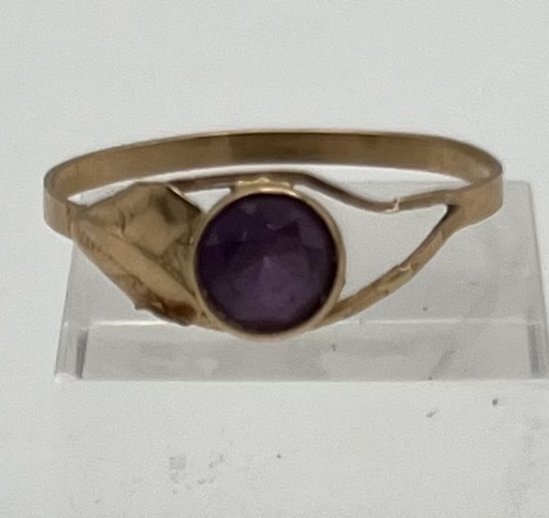 Ring mit Amethyst, 585er Roségold, Größe 59. Runder Amethyst in fein gearbeiteter Roségold-Fassung.