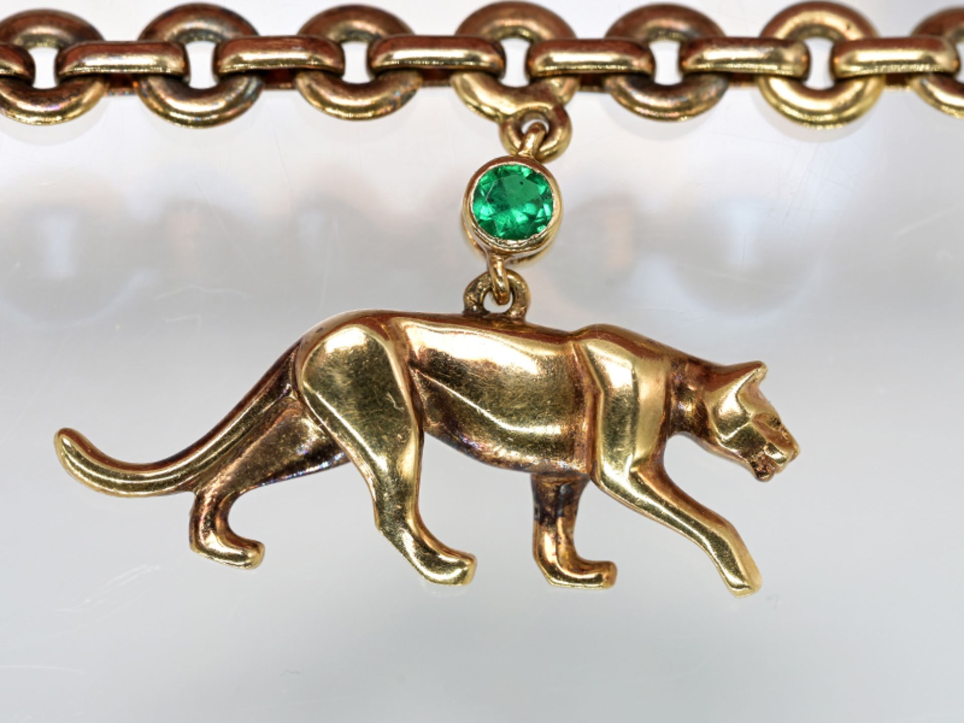 Goldenes Vintage Armband / charme bracelet, 3 Panther mit 2 Brillanten, 2 Rubinen und 2 Smaragden, - Image 6 of 6