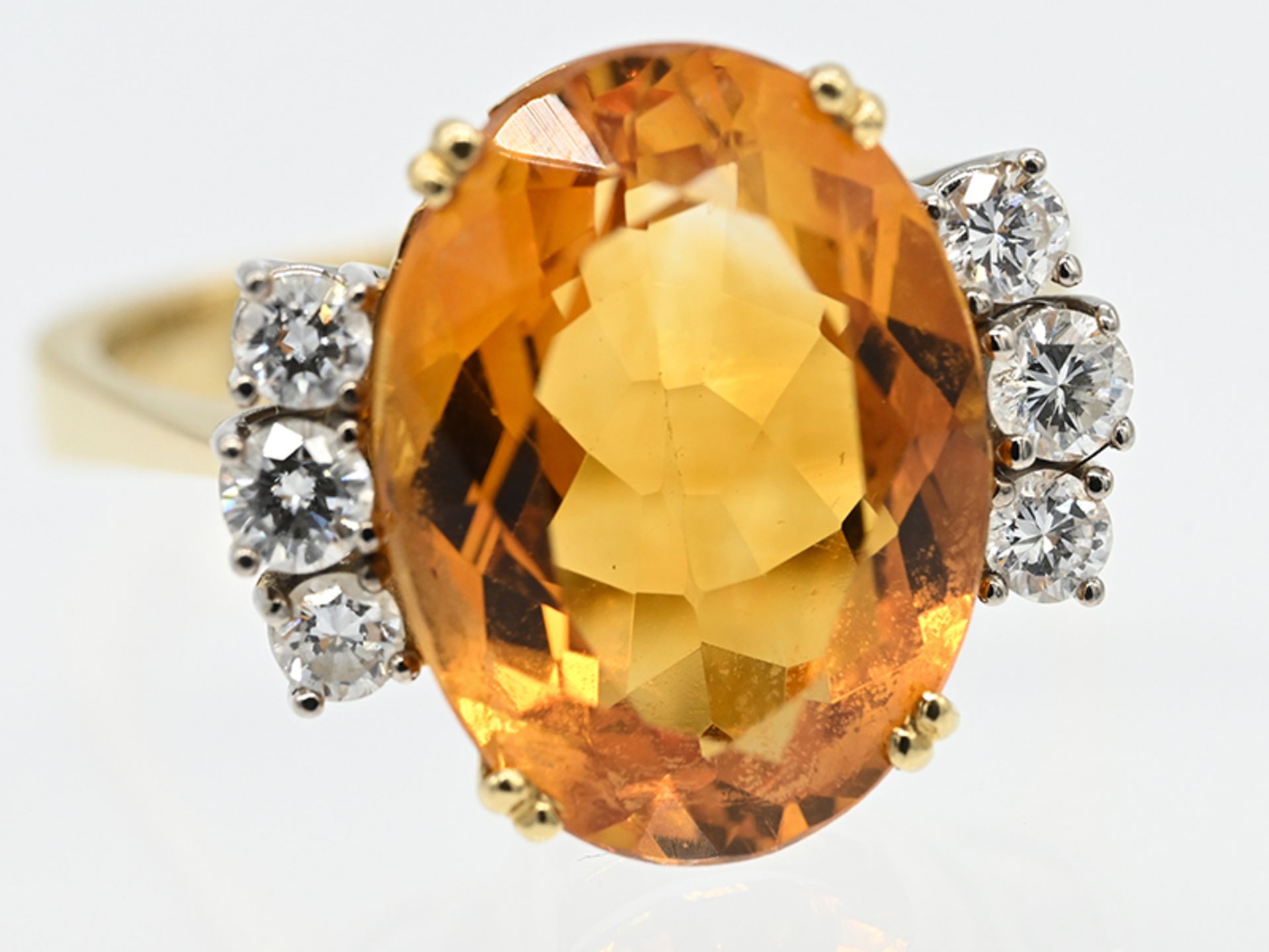 Ring mit Citrin ca. 7 ct und 6 Brillanten, zusammen ca. 0,55 ct, Goldschmiedearbeit, 80- er Jahre - Image 3 of 4