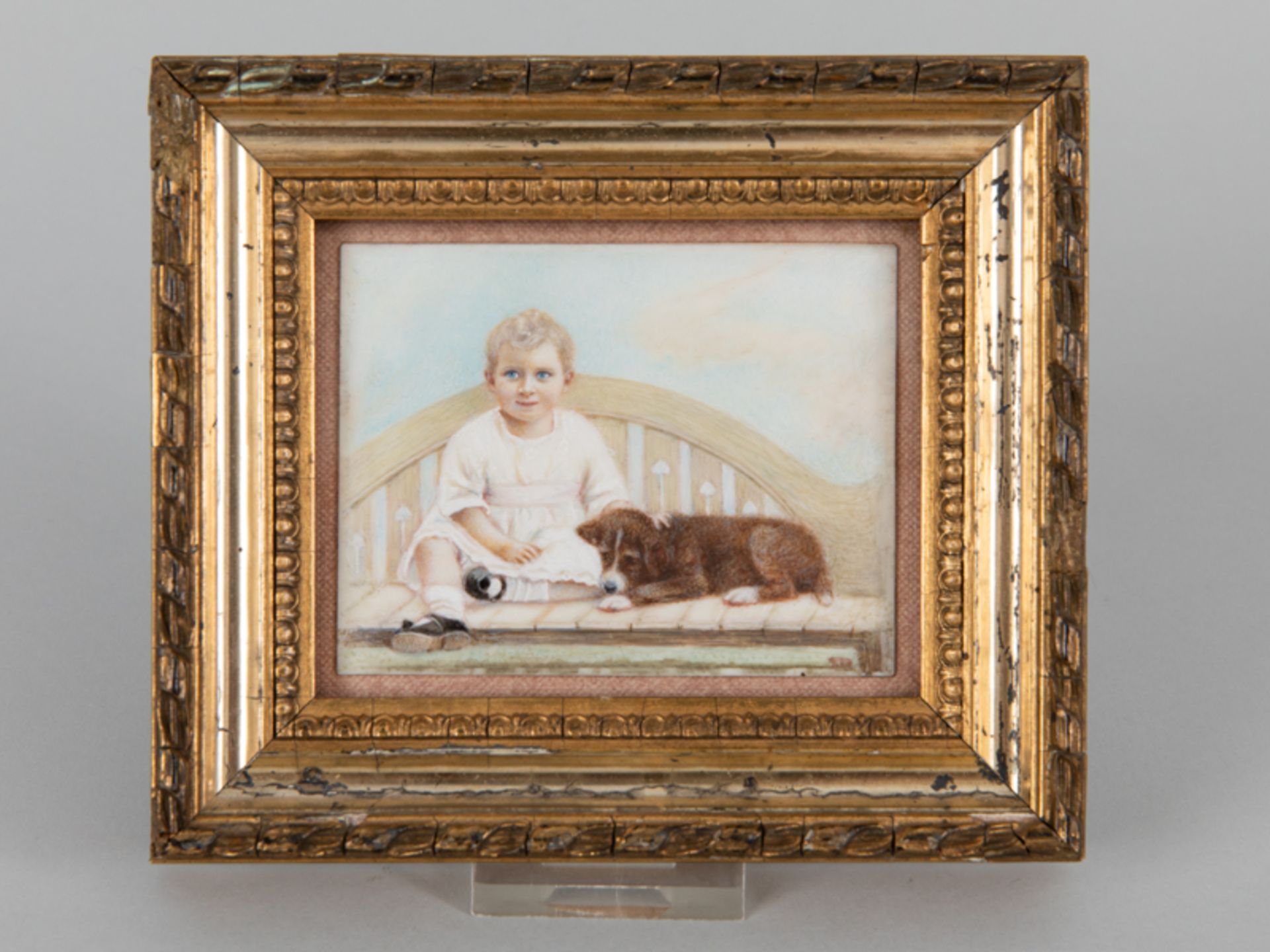 Miniaturmalerei "Mädchen mir Hund", um 1900 Temperamalerei weiß gehöht auf Malpappe; Portrait