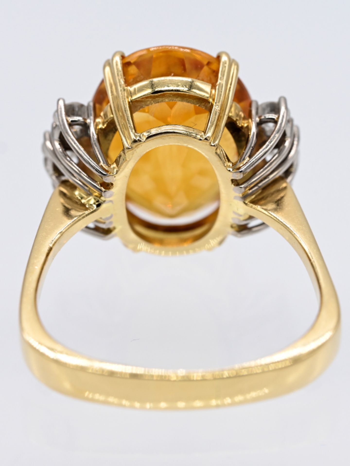 Ring mit Citrin ca. 7 ct und 6 Brillanten, zusammen ca. 0,55 ct, Goldschmiedearbeit, 80- er Jahre - Image 4 of 4