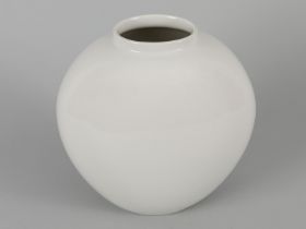 Vase "Herzform", Trude Petri (1906-1998), KPM Berlin, 20. Jahrhundert Weißporzellan; 1. Wahl; H: ca.