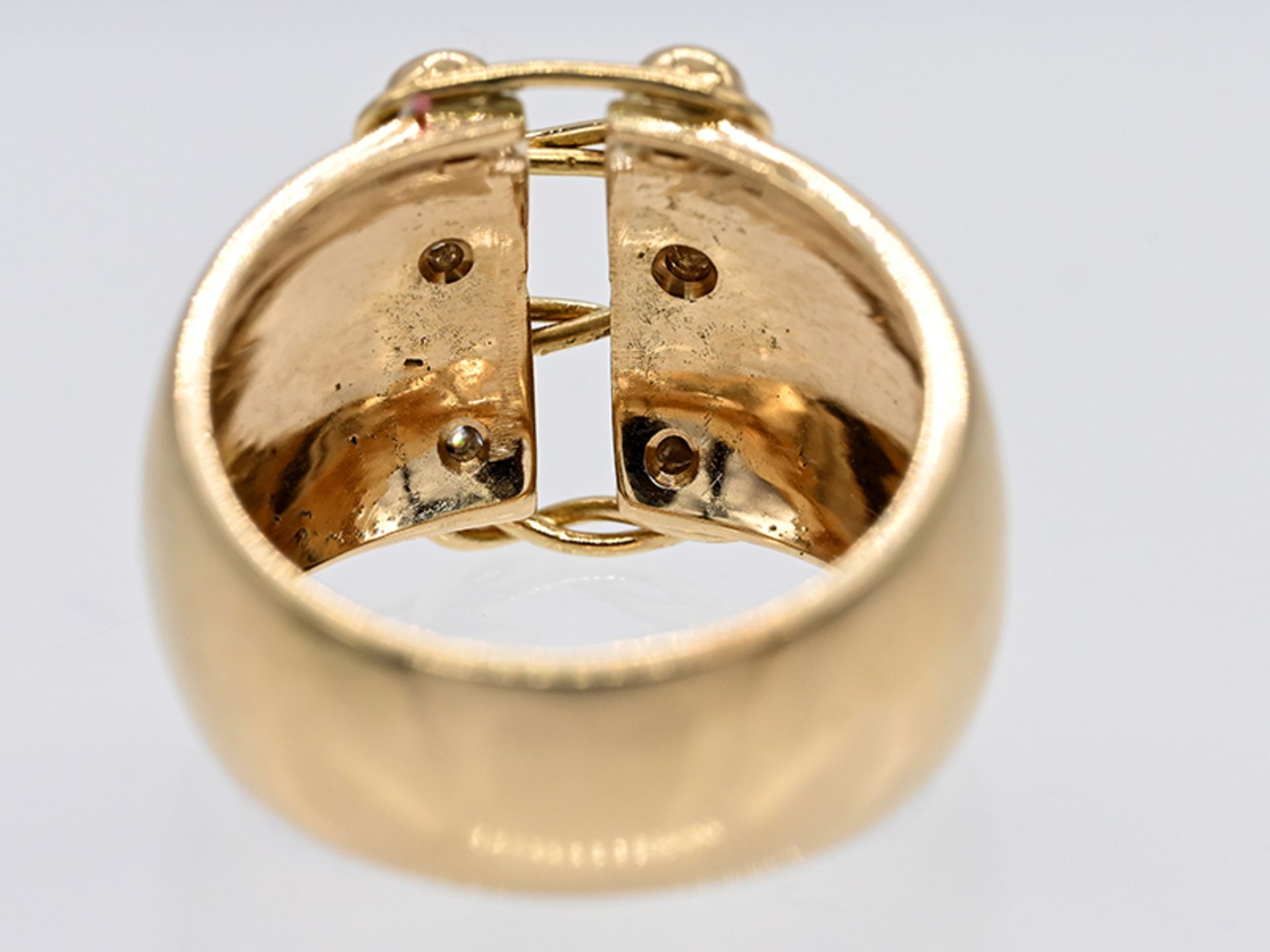 Ring mit 6 Brillanten, zusammen ca. 0,15 ct, Goldschmiedearbeit, Günther Giaubitz, Garmisch- - Bild 3 aus 3