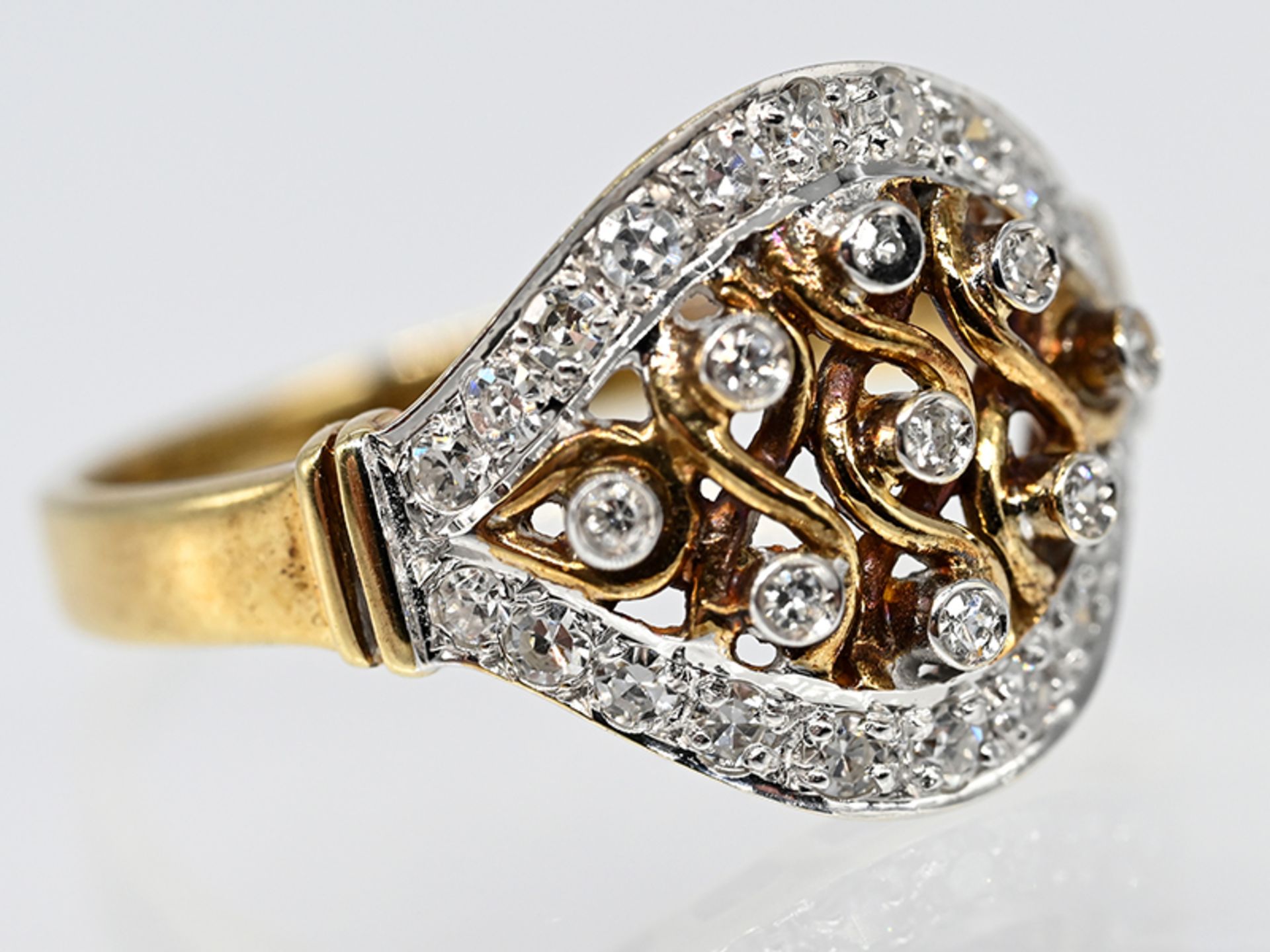 Ring mit 31 Achtkant-Diamanten, zusammen ca. 0,46 ct (lt. Gravur), 90-er Gravur 585/- Gelb-und - Image 2 of 3