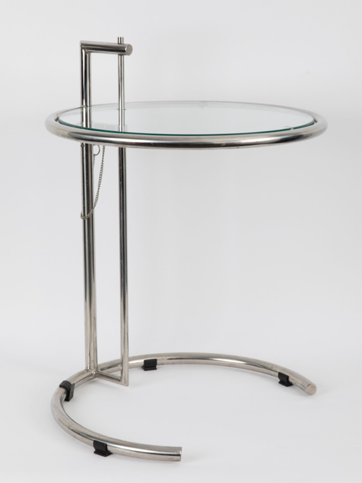 Beistelltisch "Adjustable Table" nach Eileen Gray, Neuzeitlich Glas und verchromter Stahl;