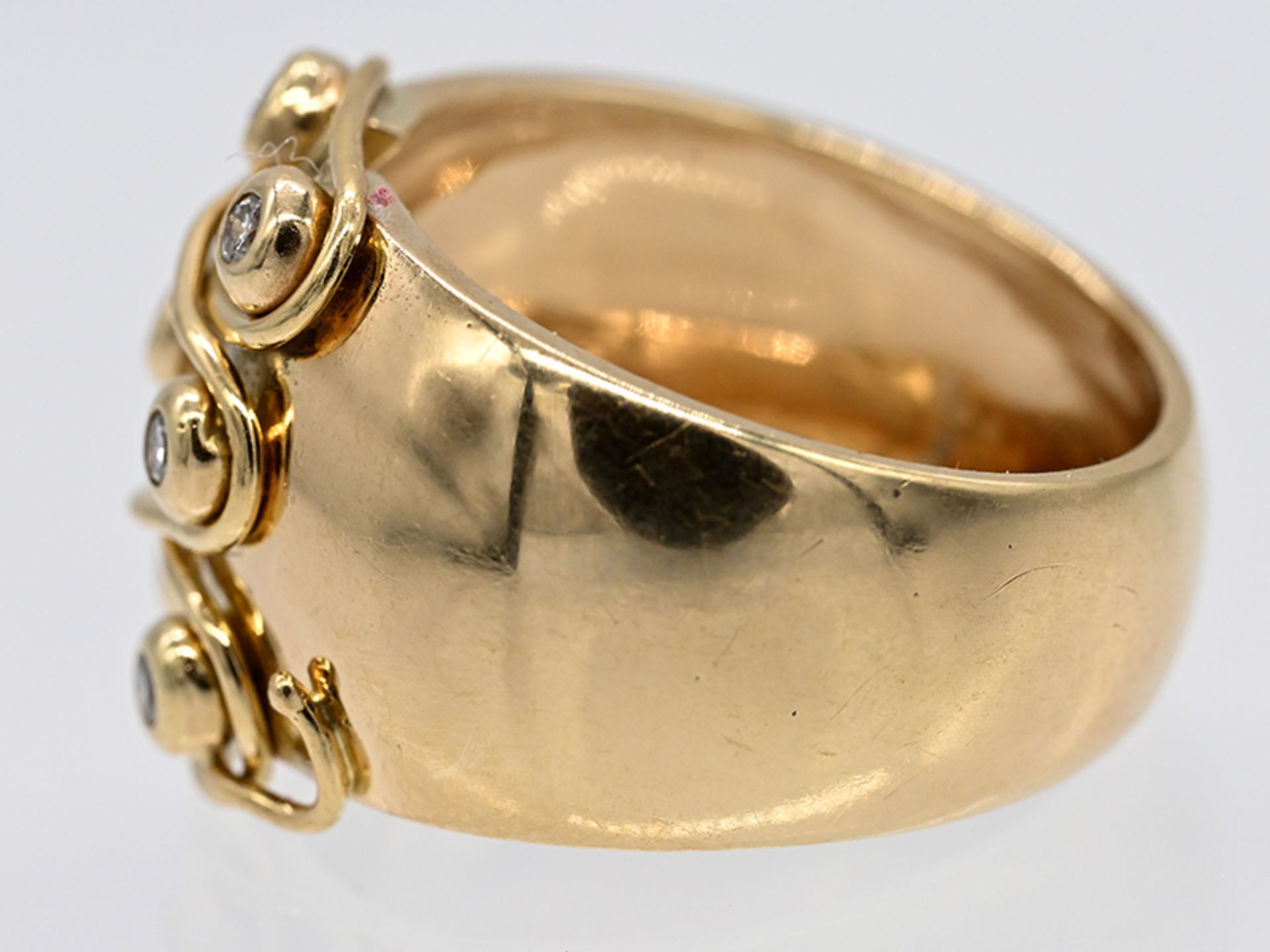 Ring mit 6 Brillanten, zusammen ca. 0,15 ct, Goldschmiedearbeit, Günther Giaubitz, Garmisch- - Bild 2 aus 3