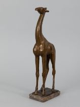 Harth, Philipp (1887-1968) Bronze, goldbraun patiniert; Skulptur einer aufrechtstehenden Giraffe;