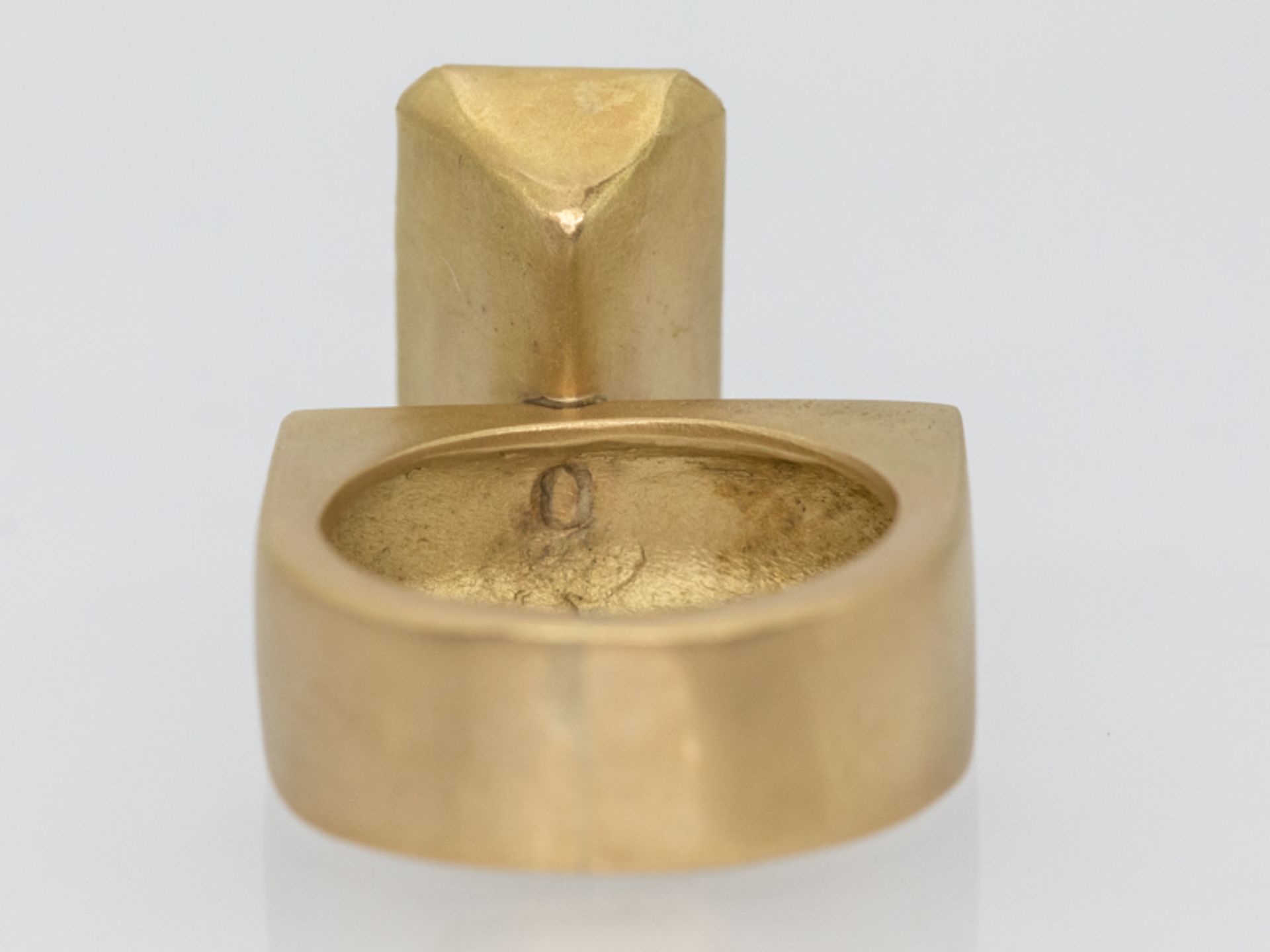 Moderner Ring mit Peridot ca. 13,52 ct, Goldschmiede Lenk, Salzburg, Österreich, 2003 750/- - Bild 4 aus 4