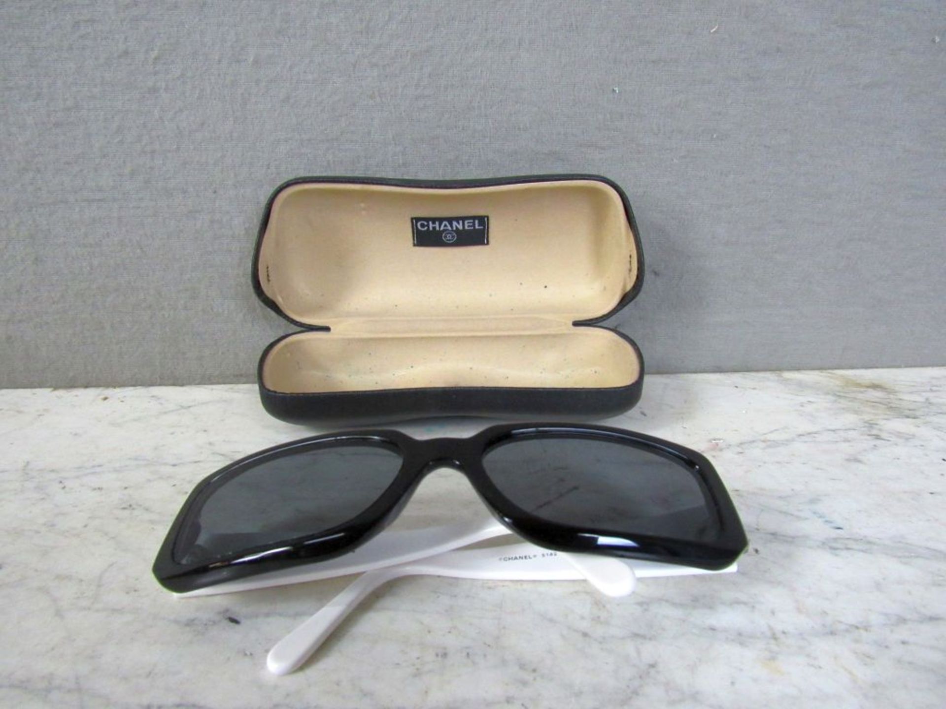 Sonnenbrille Chanel in