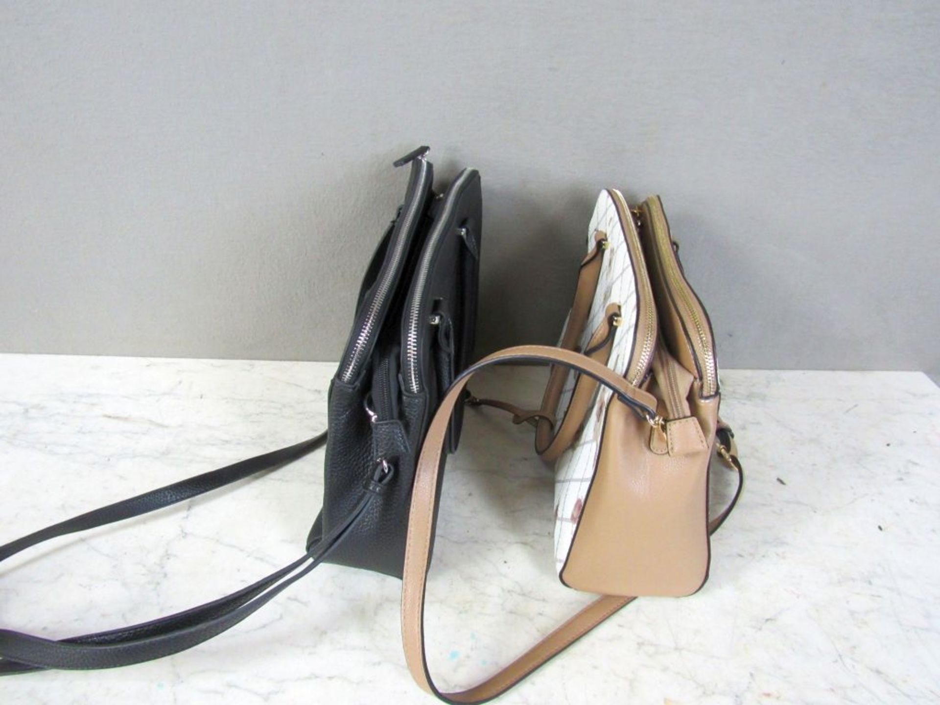 Zwei Designer Handtaschen im - Bild 10 aus 10