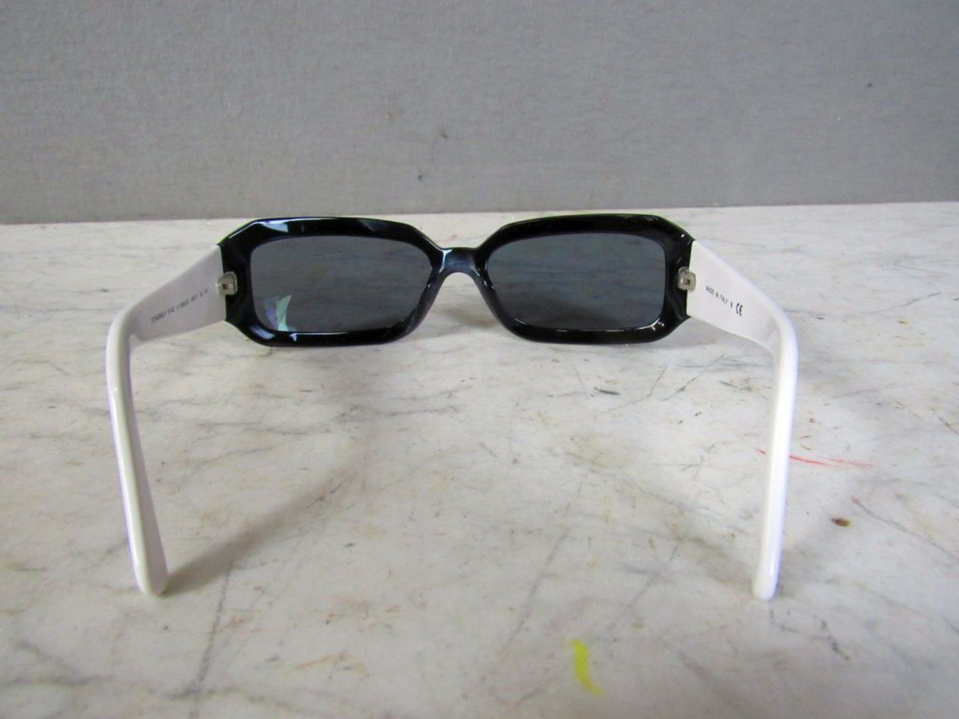 Sonnenbrille Chanel in - Image 6 of 8