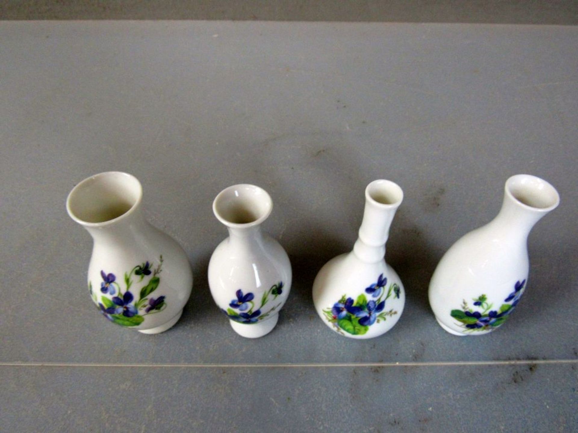 Vier Vasen klein Saxonie - Image 6 of 8