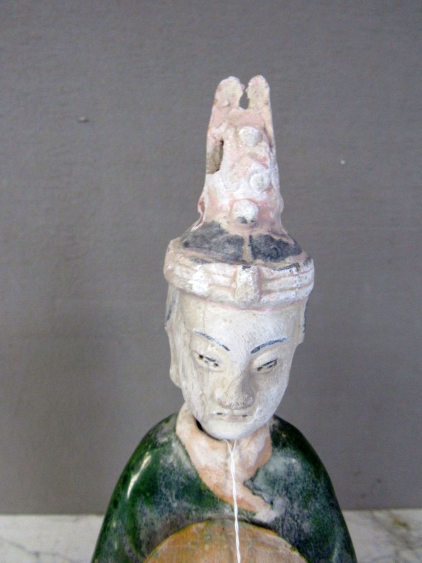 2 chinesische Figuren lasierte Keramik - Bild 3 aus 10