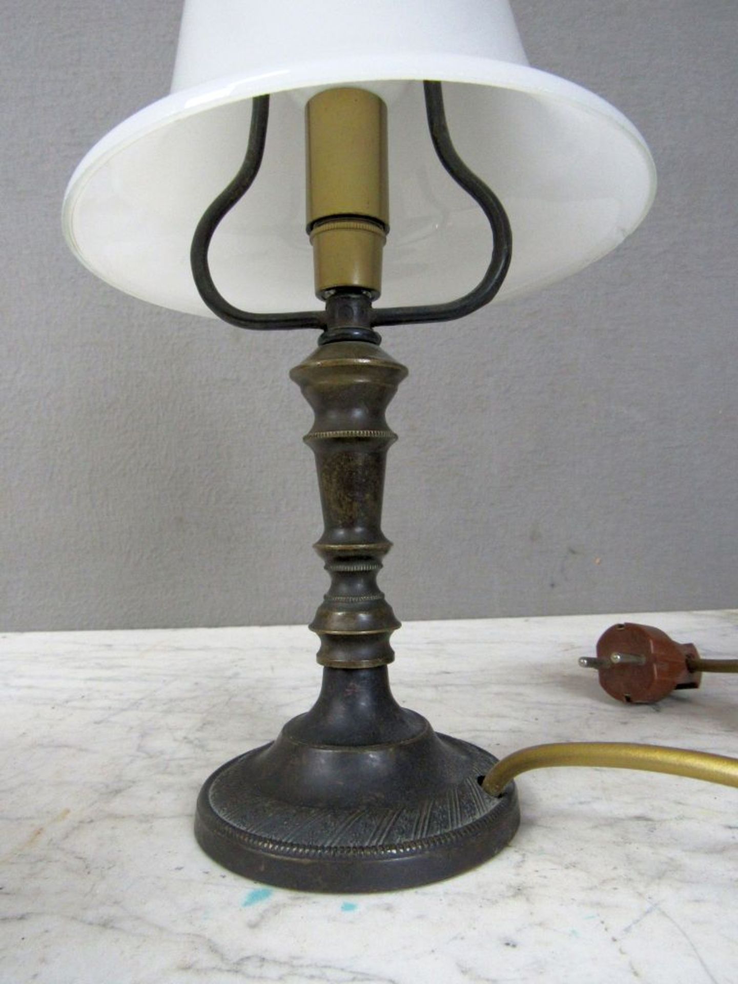 Tischlampe BronzefuÃŸ und Glasschirm - Image 3 of 6