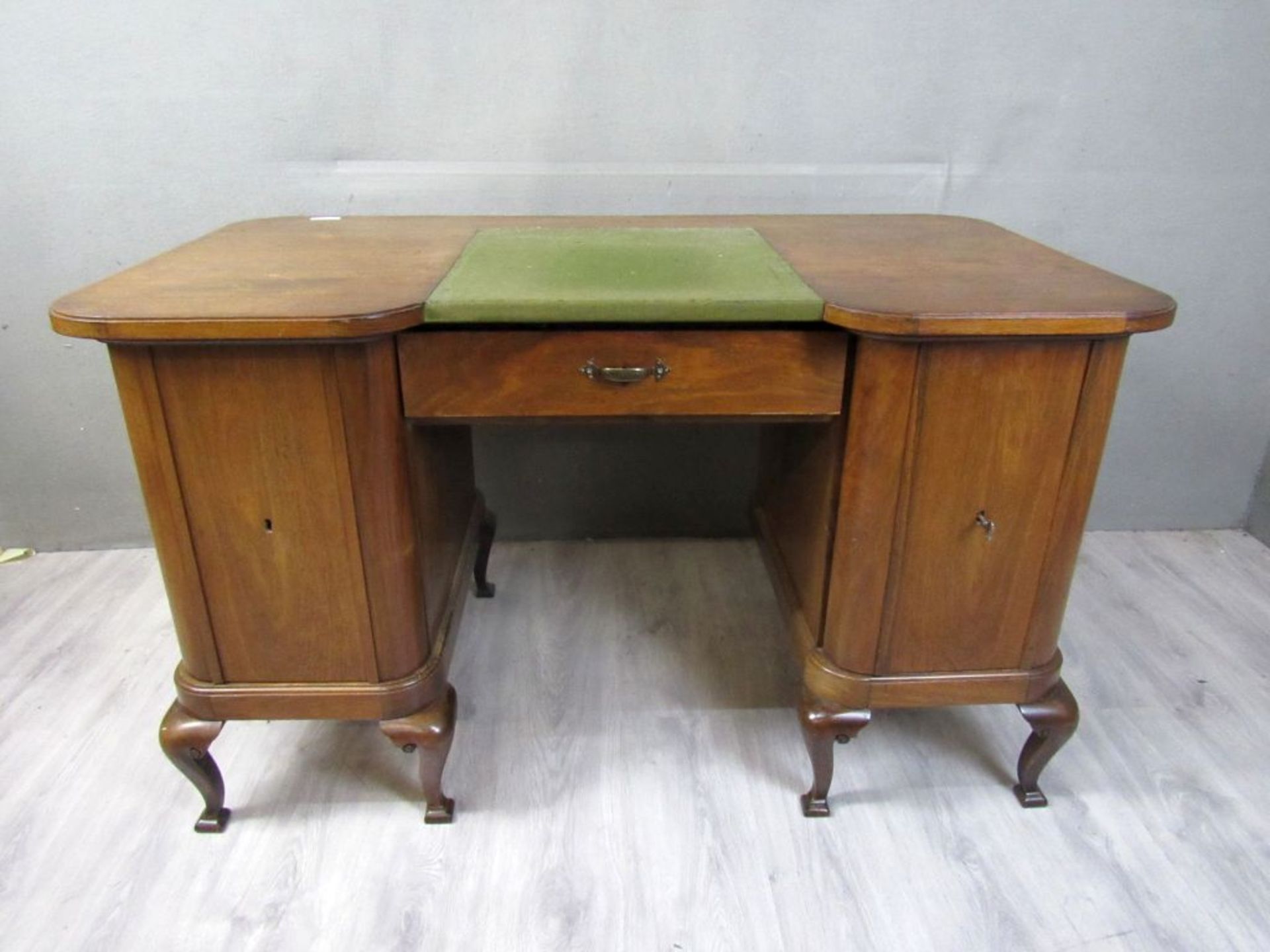 Vintage Bauhaus Schreibtisch ein Bein