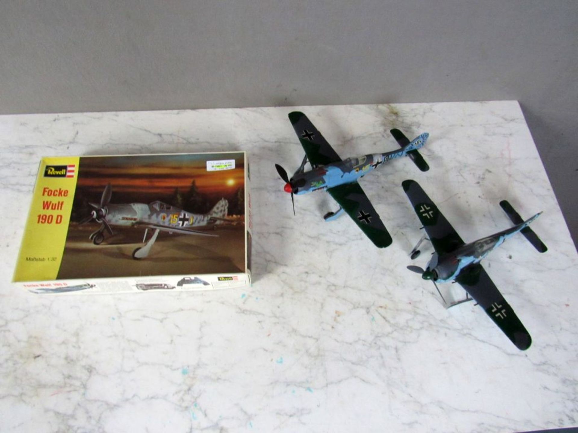 Zwei Modellflugzeuge Revell ca.28cm - Image 2 of 10