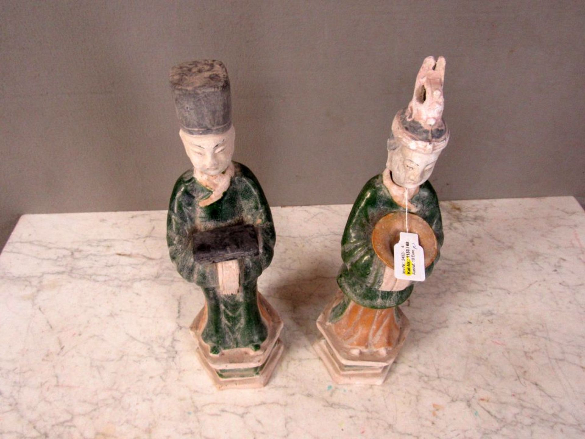 2 chinesische Figuren lasierte Keramik - Bild 2 aus 10