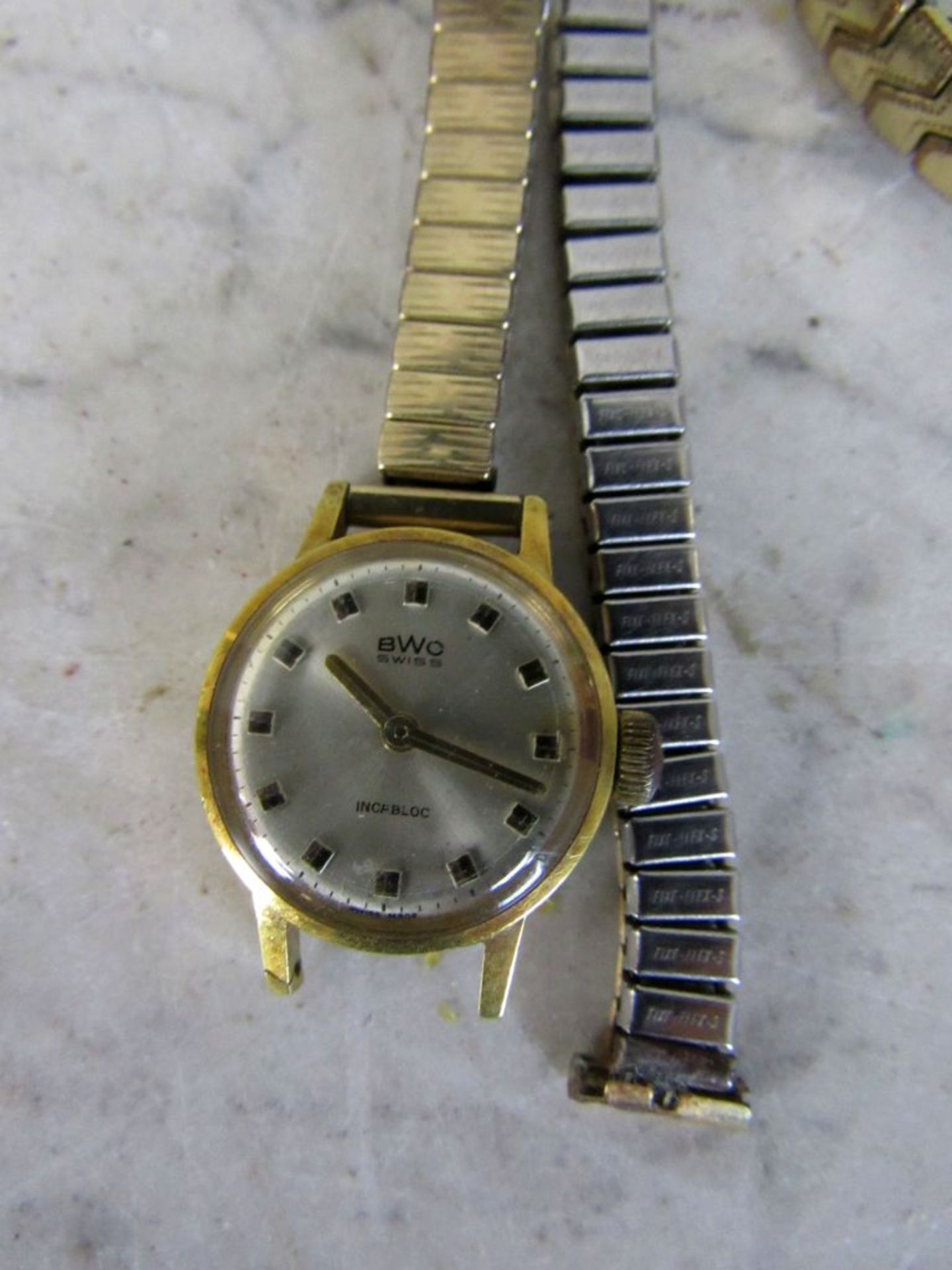 Konvolut Armbanduhren und Wecker - Bild 8 aus 8