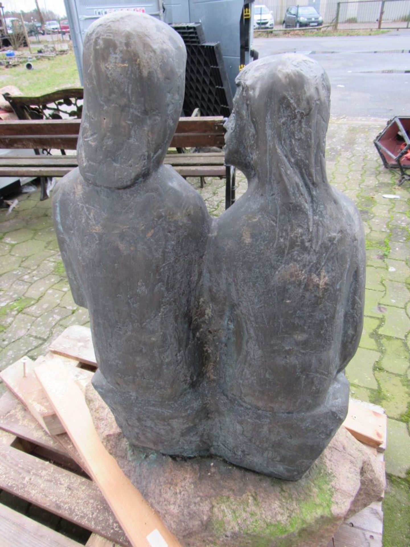 Bronze Skulptur Mann und Frau sitzend - Image 9 of 10