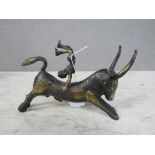 Bronzefigur Akrobatin auf Stier,