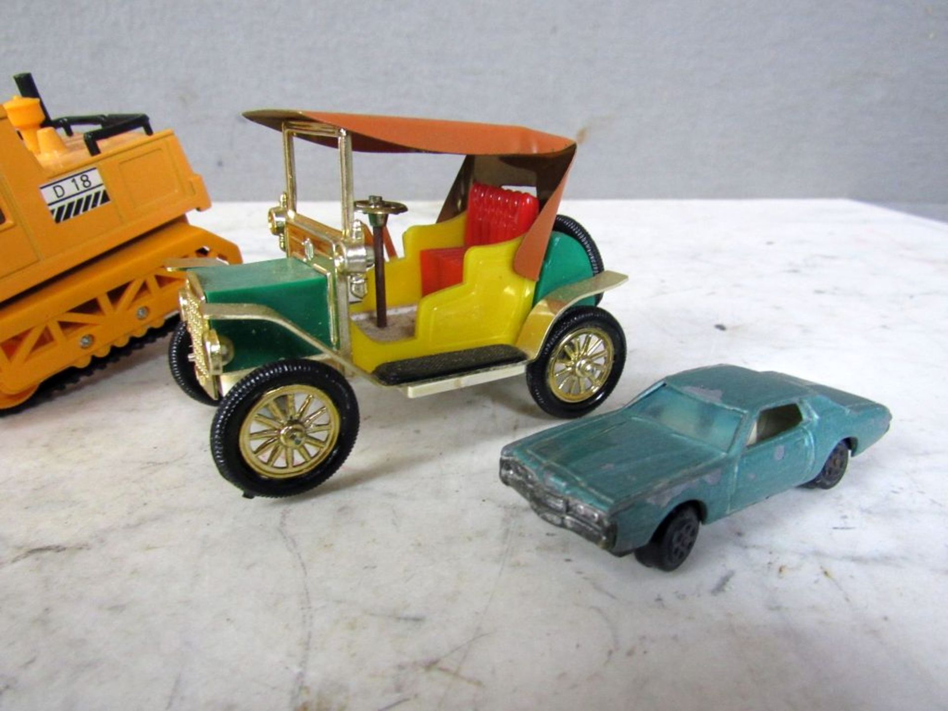 Unterschiedliche Autos Corgi Toys - Image 3 of 10