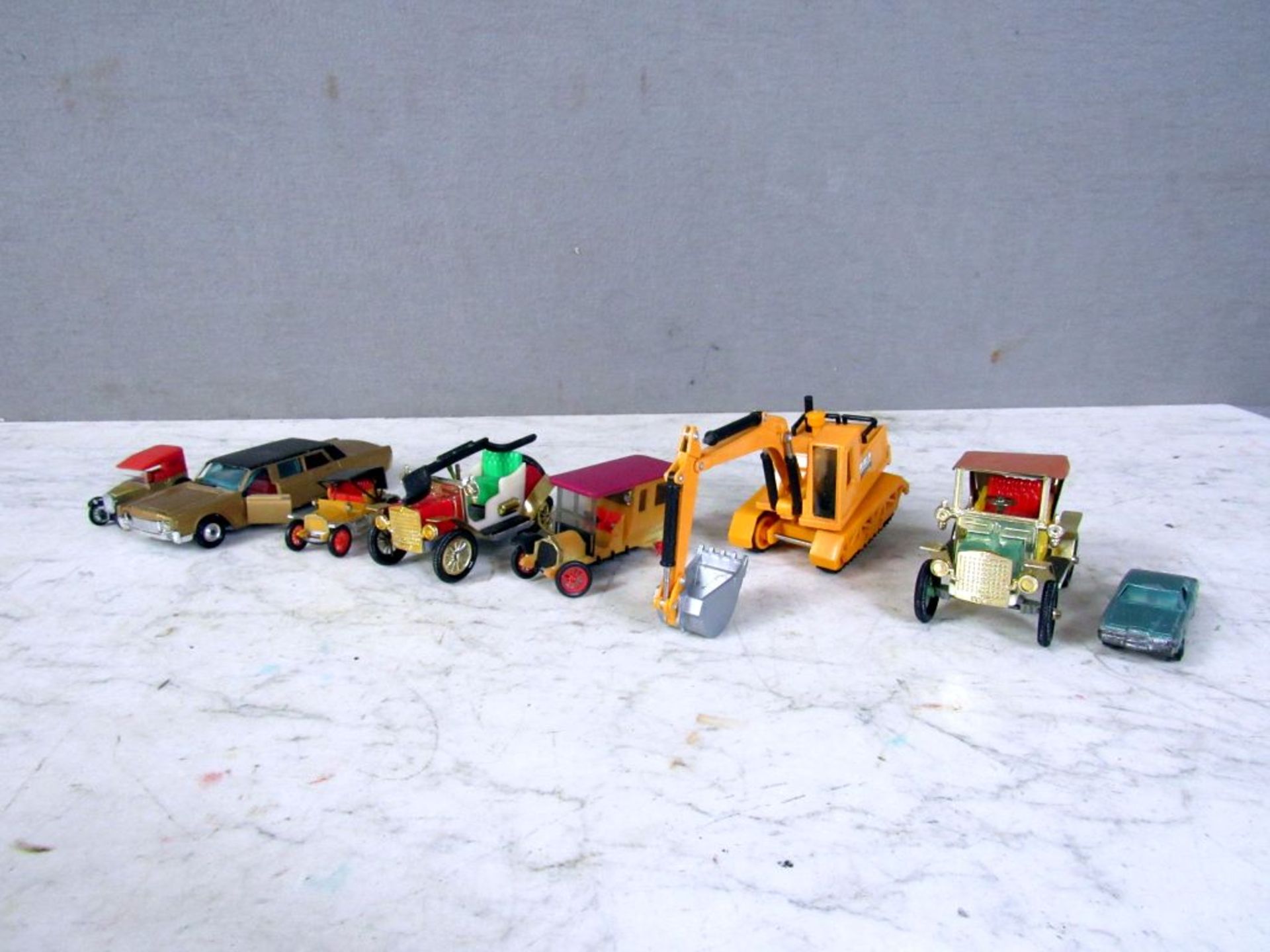 Unterschiedliche Autos Corgi Toys