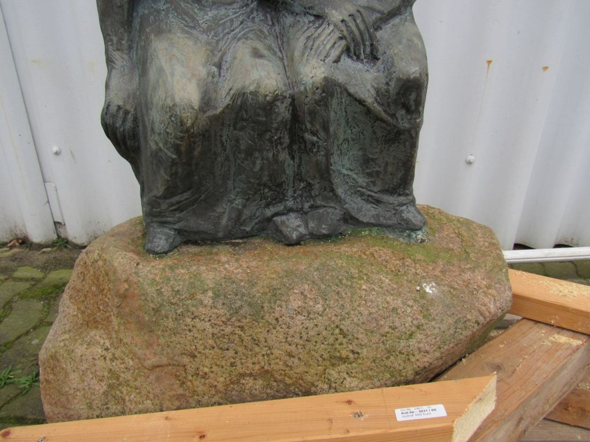 Bronze Skulptur Mann und Frau sitzend - Image 6 of 10